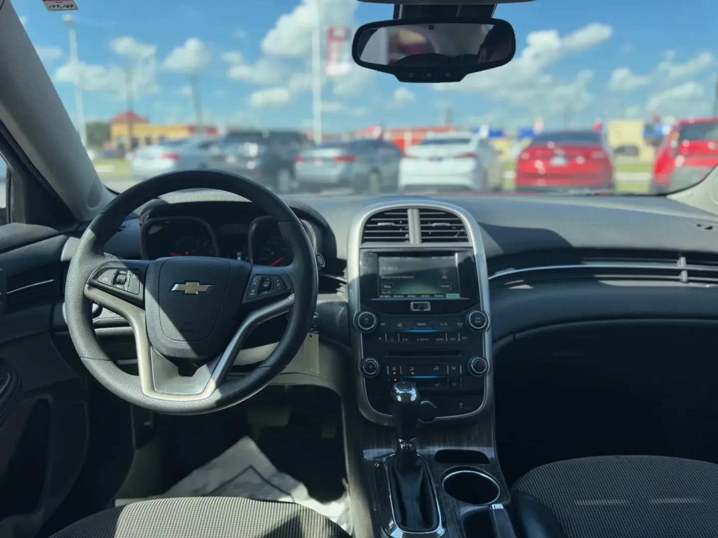 2014 Chevrolet Malibu 1LT (1G11C5SL2EF) with an 2.5L L4 DOHC 16V engine, 6-Speed Automatic transmission, located at 10740 Forest Lane, Dallas, TX, 75243, (972) 272-7300, 32.908588, -96.701813 - Discover the freedom of the open road with this stunning 2014 Chevrolet Malibu, perfect for your daily commutes, family outings, or spontaneous weekend adventures! This affordable used car effortlessly combines style, comfort, and reliability, making it a fantastic choice for anyone seeking quality - Photo#6