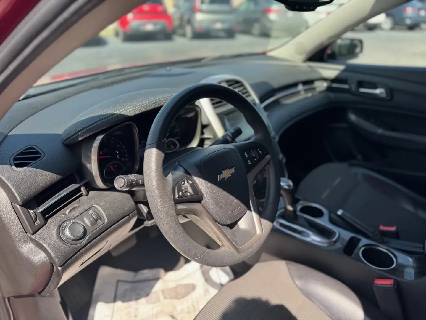 2014 Chevrolet Malibu 1LT (1G11C5SL2EF) with an 2.5L L4 DOHC 16V engine, 6-Speed Automatic transmission, located at 10740 Forest Lane, Dallas, TX, 75243, (972) 272-7300, 32.908588, -96.701813 - Discover the freedom of the open road with this stunning 2014 Chevrolet Malibu, perfect for your daily commutes, family outings, or spontaneous weekend adventures! This affordable used car effortlessly combines style, comfort, and reliability, making it a fantastic choice for anyone seeking quality - Photo#7