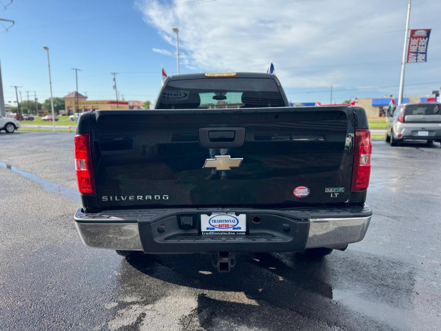2010 GRAY CHEVROLET SILVERADO LT (1GCSKSE35AZ) , located at 10740 Forest Lane, Dallas, TX, 75243, (972) 272-7300, 32.908588, -96.701813 - Photo#3