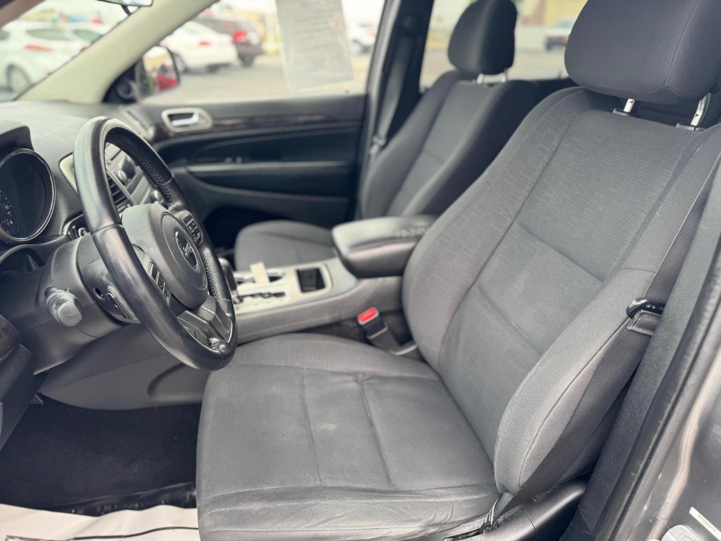 2012 GRAY JEEP GRAND CHEROKEE LARED (1C4RJEAG0CC) , located at 10740 Forest Lane, Dallas, TX, 75243, (972) 272-7300, 32.908588, -96.701813 - Photo#8