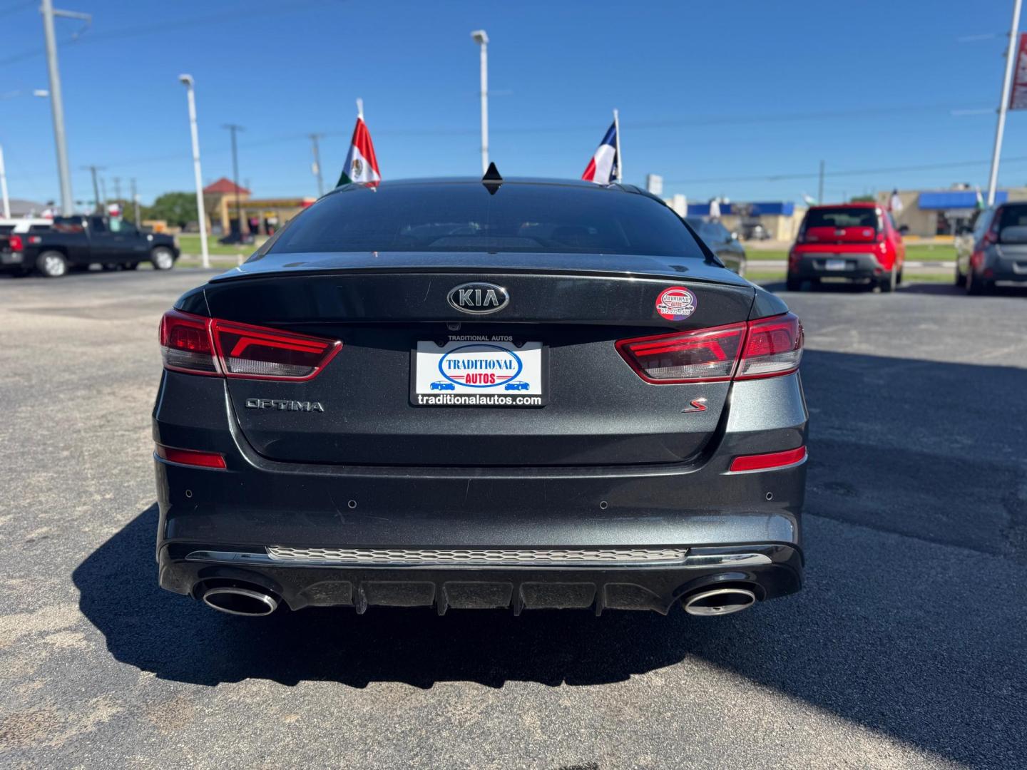 2019 GRAY KIA OPTIMA LX; S (5XXGT4L31KG) , located at 10740 Forest Lane, Dallas, TX, 75243, (972) 272-7300, 32.908588, -96.701813 - Photo#3