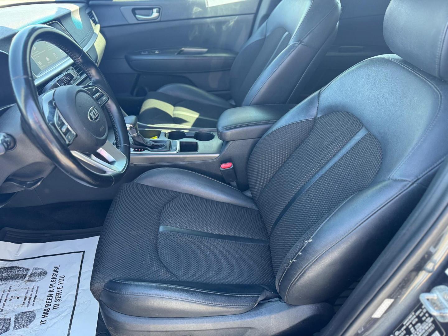 2019 GRAY KIA OPTIMA LX; S (5XXGT4L31KG) , located at 10740 Forest Lane, Dallas, TX, 75243, (972) 272-7300, 32.908588, -96.701813 - Photo#7