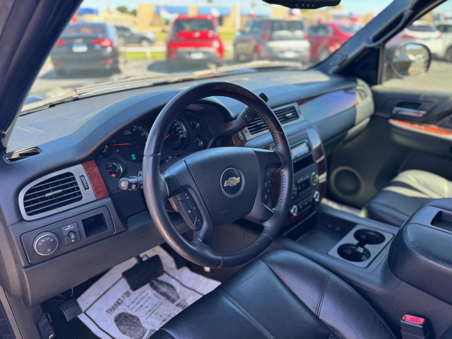 2009 BLACK CHEVROLET TAHOE LT (1GNFC230X9R) , located at 10740 Forest Lane, Dallas, TX, 75243, (972) 272-7300, 32.908588, -96.701813 - Photo#9