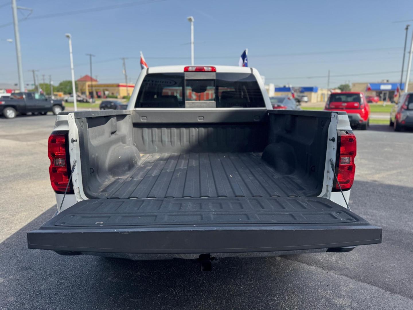 2015 WHITE CHEVROLET SILVERADO LTZ (3GCPCSEC8FG) , located at 10740 Forest Lane, Dallas, TX, 75243, (972) 272-7300, 32.908588, -96.701813 - Photo#4