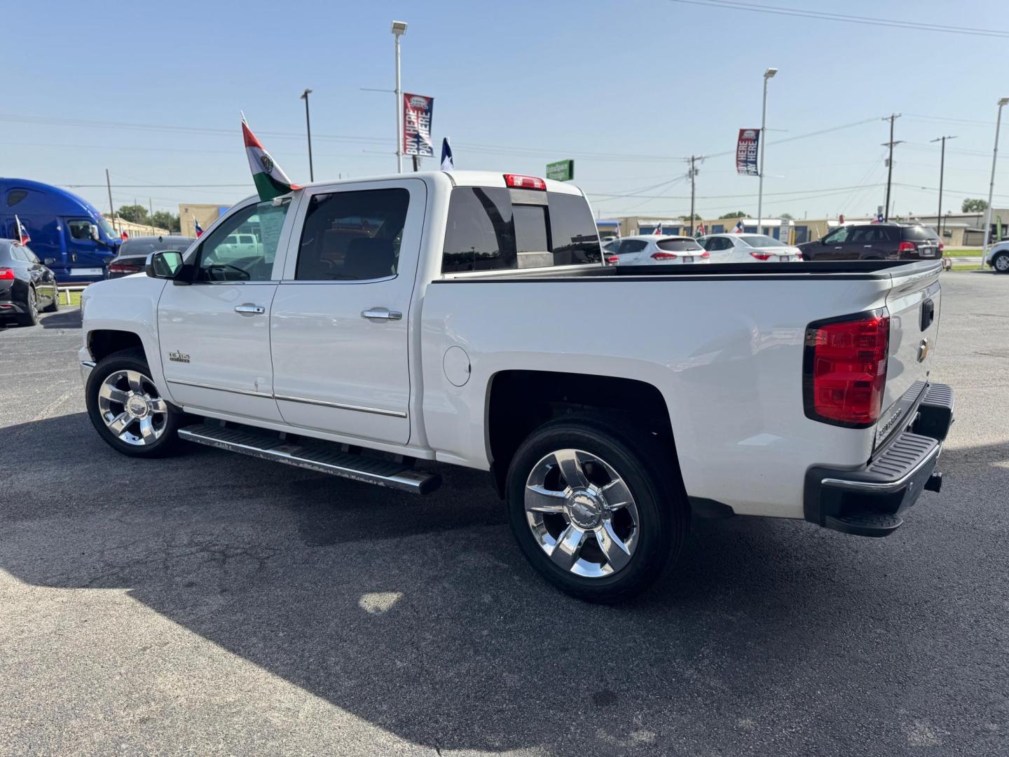 2015 WHITE CHEVROLET SILVERADO LTZ (3GCPCSEC8FG) , located at 10740 Forest Lane, Dallas, TX, 75243, (972) 272-7300, 32.908588, -96.701813 - Photo#5