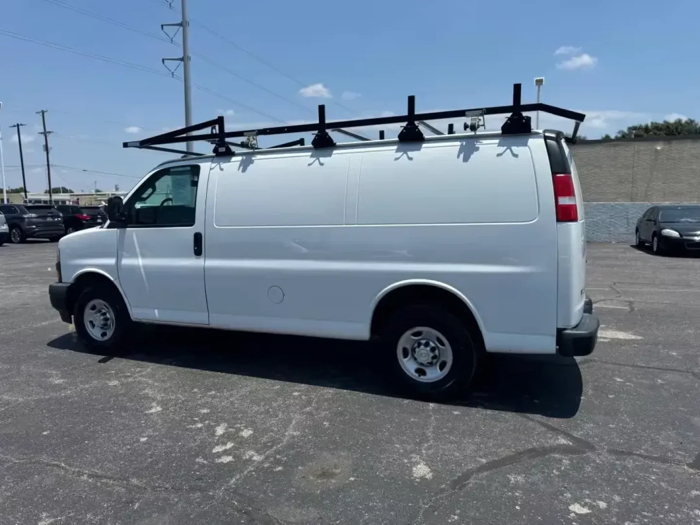2020 WHITE Chevrolet Express 2500 Cargo (1GCWGAFG7L1) with an 6.0L V8 OHV 16V FFV engine, 6A transmission, located at 10740 Forest Lane, Dallas, TX, 75243, (972) 272-7300, 32.908588, -96.701813 - Are you in the market for a versatile and reliable vehicle that can keep up with your busy lifestyle? Look no further! The 2020 Chevrolet Express 2500 Cargo Van is the perfect solution for entrepreneurs, contractors, and anyone needing a dependable workhorse for daily operations. Whether you're deli - Photo#10