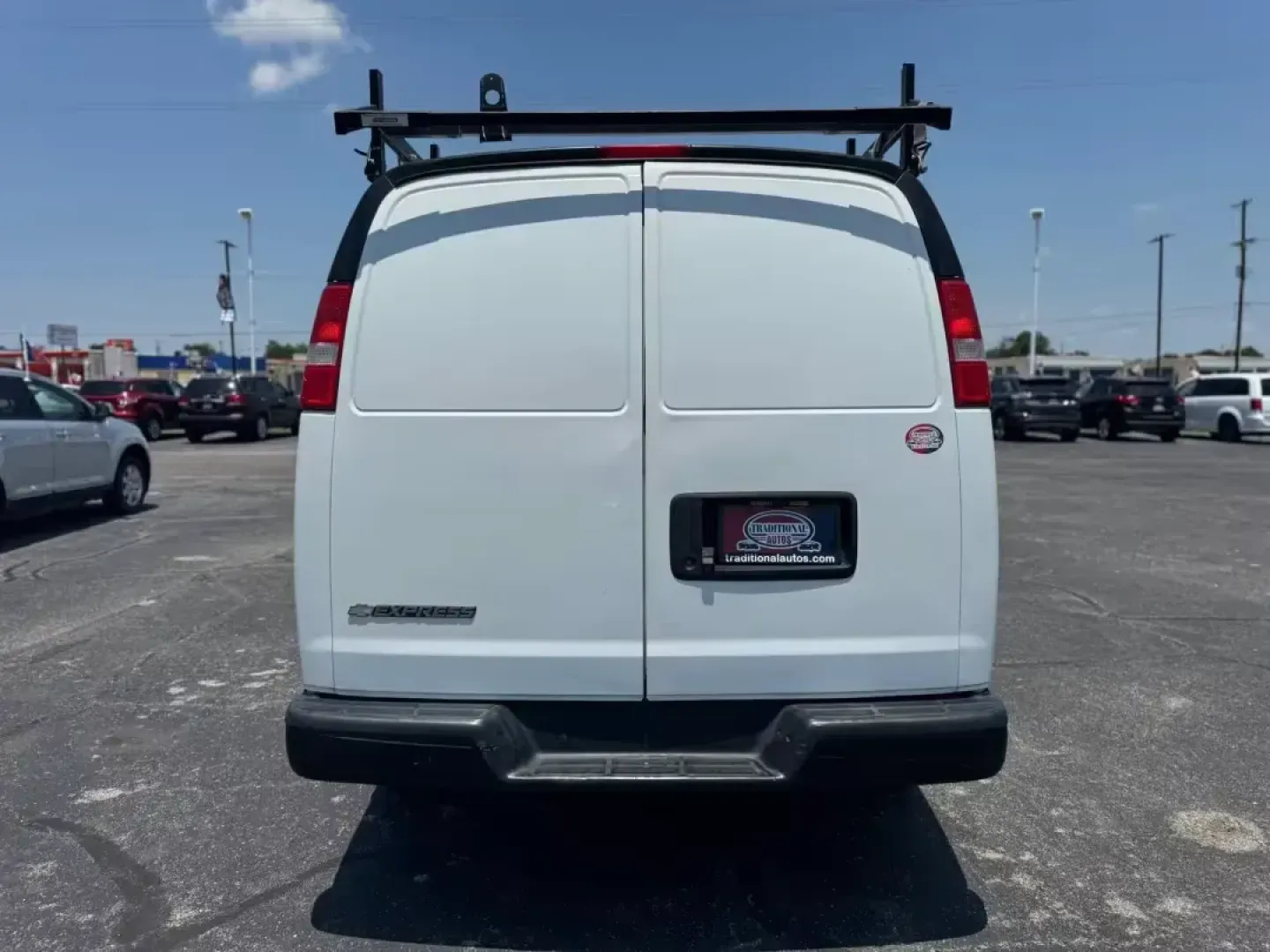 2020 WHITE Chevrolet Express 2500 Cargo (1GCWGAFG7L1) with an 6.0L V8 OHV 16V FFV engine, 6A transmission, located at 10740 Forest Lane, Dallas, TX, 75243, (972) 272-7300, 32.908588, -96.701813 - Are you in the market for a versatile and reliable vehicle that can keep up with your busy lifestyle? Look no further! The 2020 Chevrolet Express 2500 Cargo Van is the perfect solution for entrepreneurs, contractors, and anyone needing a dependable workhorse for daily operations. Whether you're deli - Photo#4