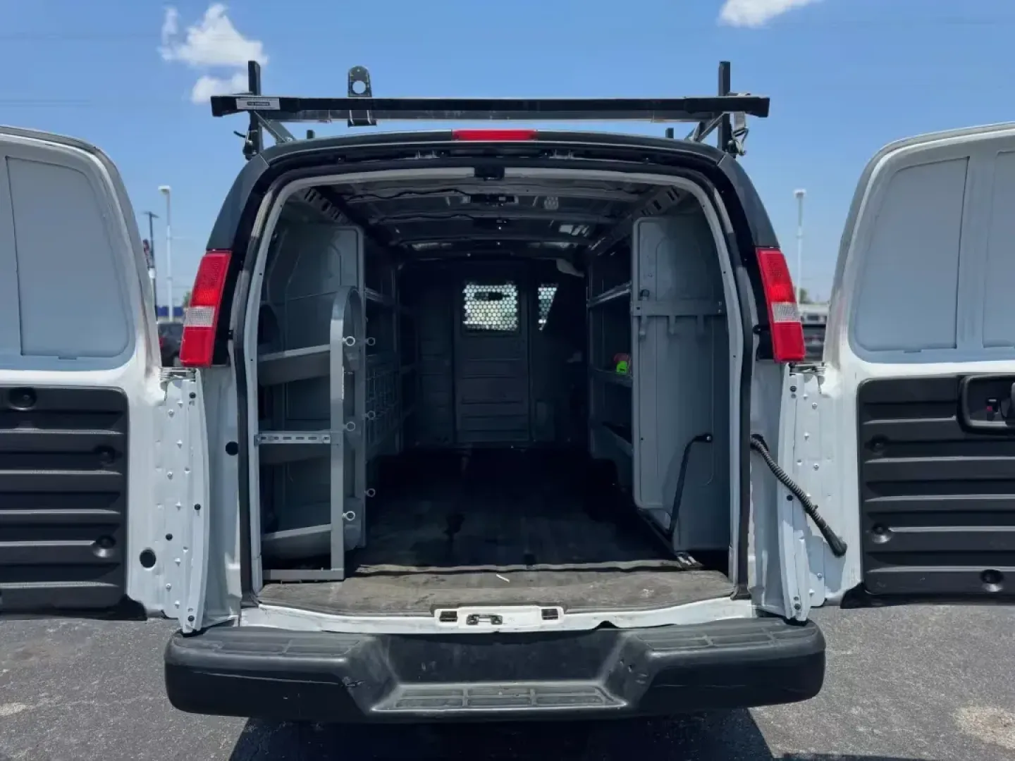 2020 WHITE Chevrolet Express 2500 Cargo (1GCWGAFG7L1) with an 6.0L V8 OHV 16V FFV engine, 6A transmission, located at 10740 Forest Lane, Dallas, TX, 75243, (972) 272-7300, 32.908588, -96.701813 - Are you in the market for a versatile and reliable vehicle that can keep up with your busy lifestyle? Look no further! The 2020 Chevrolet Express 2500 Cargo Van is the perfect solution for entrepreneurs, contractors, and anyone needing a dependable workhorse for daily operations. Whether you're deli - Photo#5