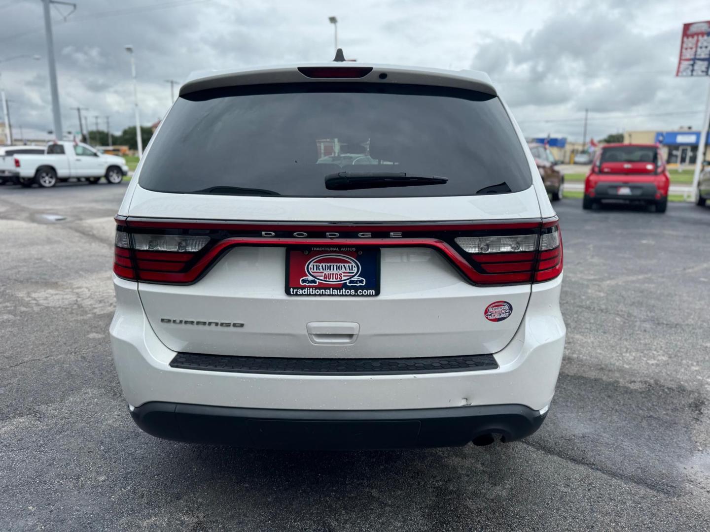 2017 WHITE DODGE DURANGO SXT (1C4RDHAG9HC) , located at 10740 Forest Lane, Dallas, TX, 75243, (972) 272-7300, 32.908588, -96.701813 - Photo#3