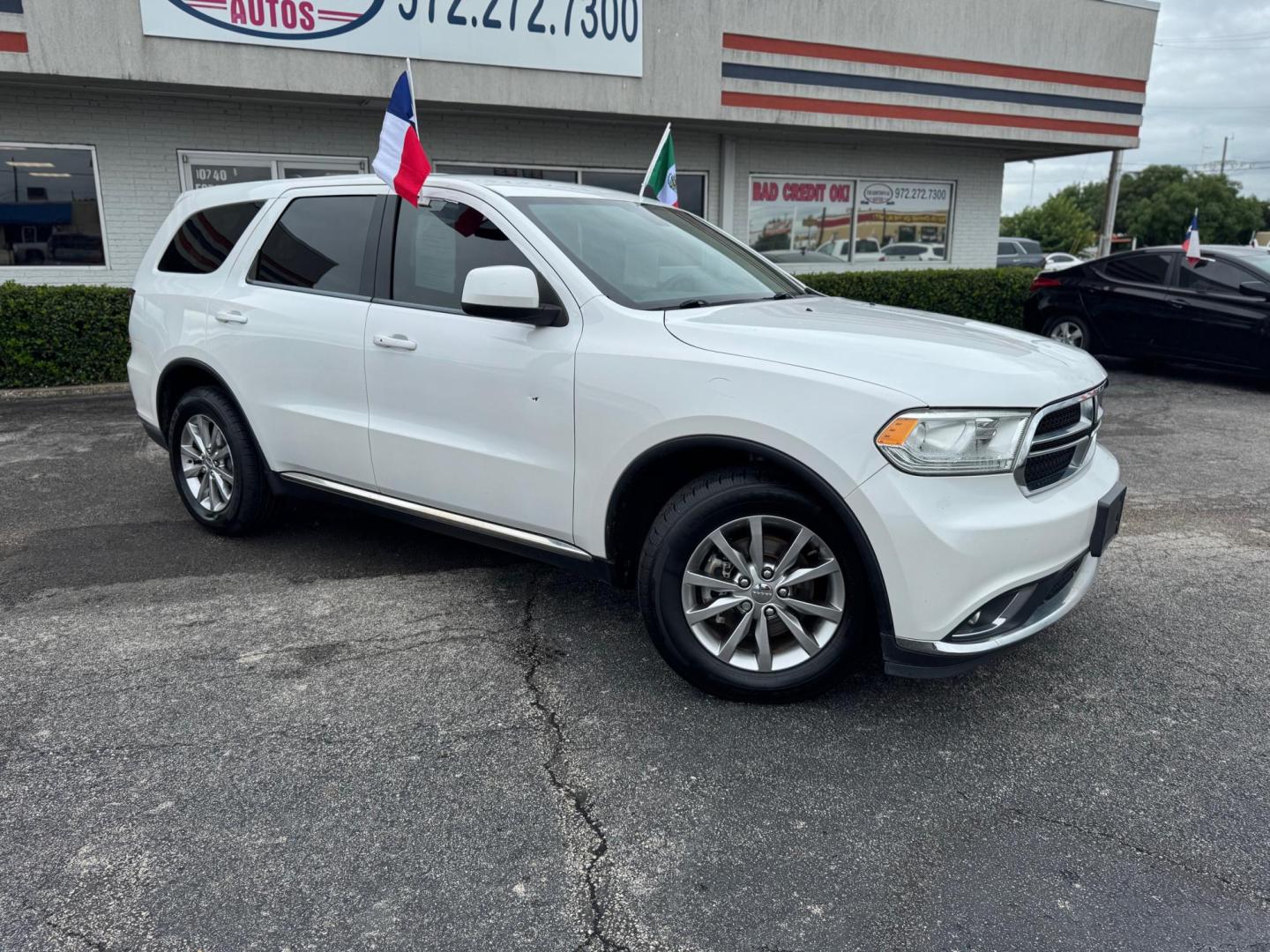 2017 WHITE DODGE DURANGO SXT (1C4RDHAG9HC) , located at 10740 Forest Lane, Dallas, TX, 75243, (972) 272-7300, 32.908588, -96.701813 - Photo#1