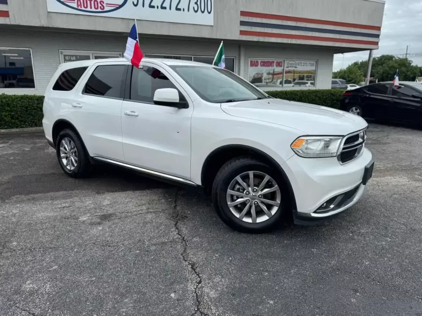 2017 WHITE Dodge Durango SXT RWD (1C4RDHAG9HC) with an 3.6L V6 DOHC 24V engine, 8A transmission, located at 10740 Forest Lane, Dallas, TX, 75243, (972) 272-7300, 32.908588, -96.701813 - **Unleash Your Adventure with the 2017 Dodge Durango SXT RWD!**<br /> <br /> Are you searching for a spacious and powerful SUV that fits seamlessly into your active lifestyle? Look no further than this 2017 Dodge Durango SXT RWD, perfect for growing families, weekend adventurers, or anyone who needs - Photo#1