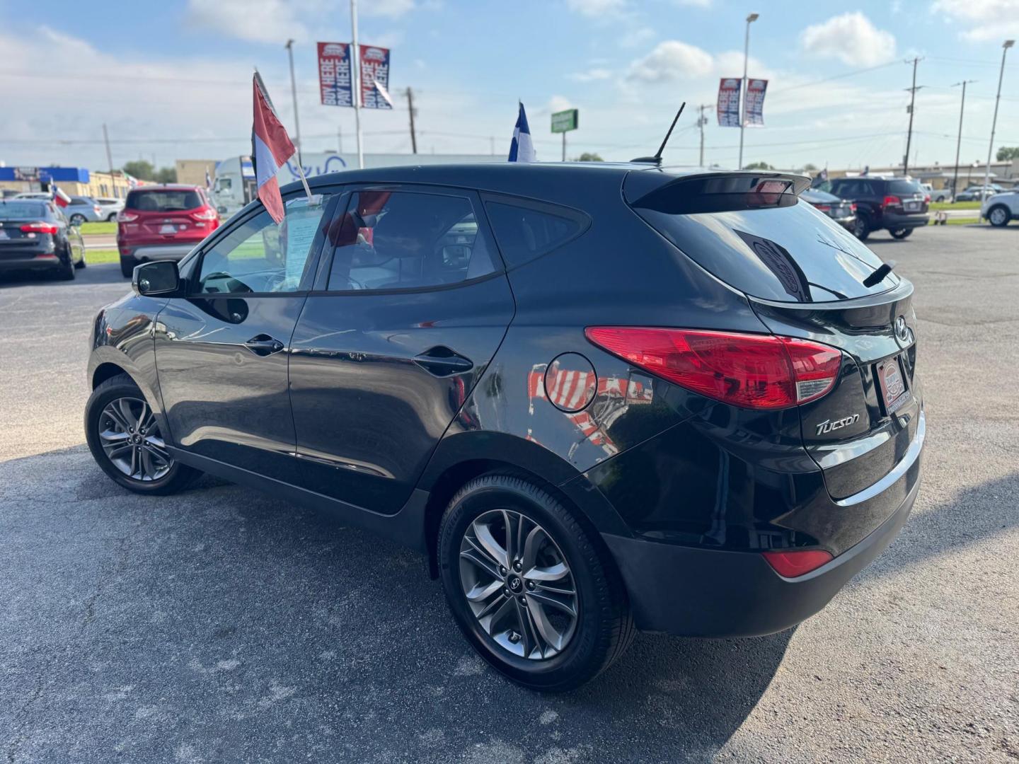 2015 BLACK HYUNDAI TUCSON GLS (KM8JT3AF5FU) , located at 10740 Forest Lane, Dallas, TX, 75243, (972) 272-7300, 32.908588, -96.701813 - Photo#3