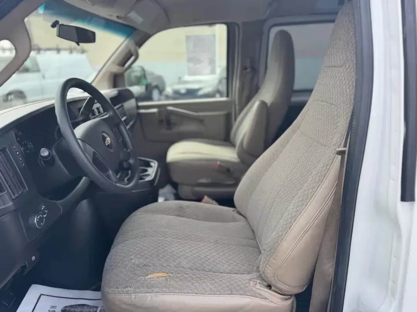 2017 WHITE Chevrolet Express 2500 Cargo (1GCWGAFG3H1) with an 6.0L V8 OHV 16V FFV engine, 6A transmission, located at 10740 Forest Lane, Dallas, TX, 75243, (972) 272-7300, 32.908588, -96.701813 - Are you a business owner or an aspiring entrepreneur looking for a reliable partner to help you tackle your daily tasks? Look no further than this 2017 Chevrolet Express 2500 Cargo Van, available now at **Traditional Autos**, the premier pre-owned dealership in Dallas, TX. Conveniently located at ** - Photo#7