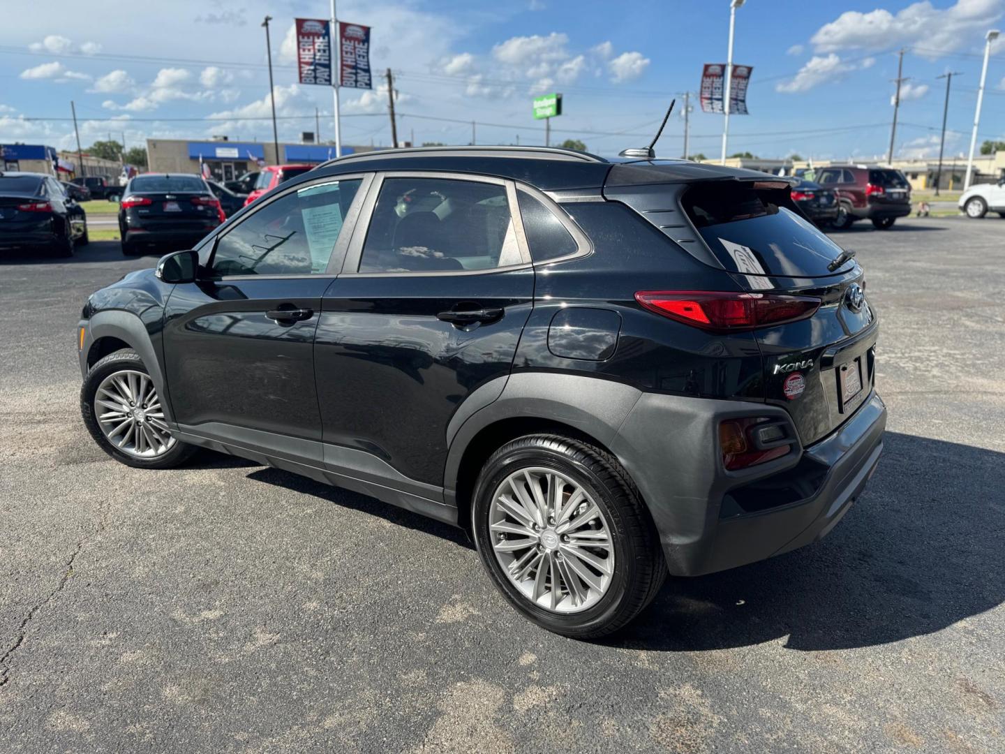 2018 BLACK HYUNDAI KONA SEL (KM8K22AA3JU) , located at 10740 Forest Lane, Dallas, TX, 75243, (972) 272-7300, 32.908588, -96.701813 - Photo#4