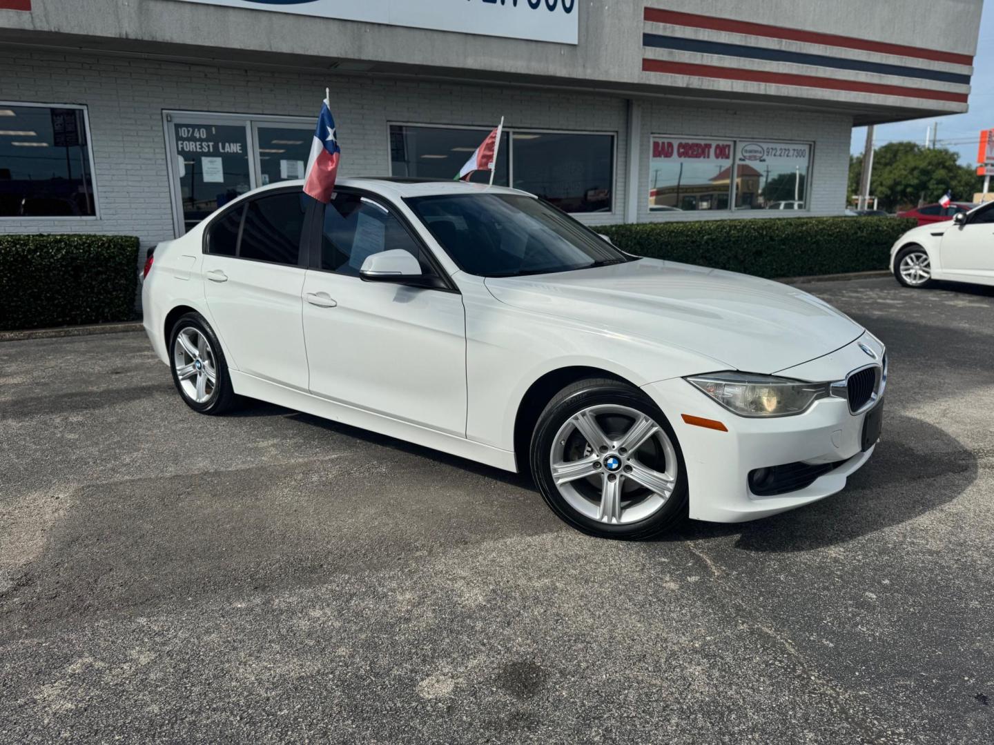 2015 WHITE BMW 3 SERIES 328I (WBA3A5G56FN) , located at 10740 Forest Lane, Dallas, TX, 75243, (972) 272-7300, 32.908588, -96.701813 - Photo#1