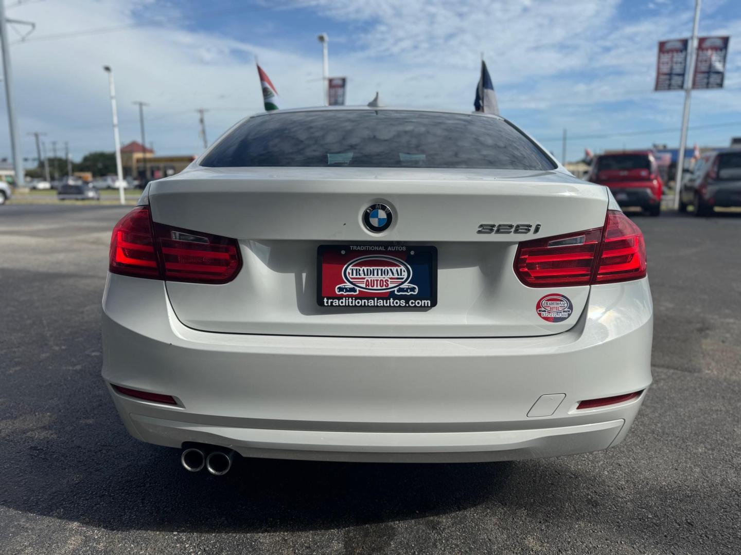 2015 WHITE BMW 3 SERIES 328I (WBA3A5G56FN) , located at 10740 Forest Lane, Dallas, TX, 75243, (972) 272-7300, 32.908588, -96.701813 - Photo#3