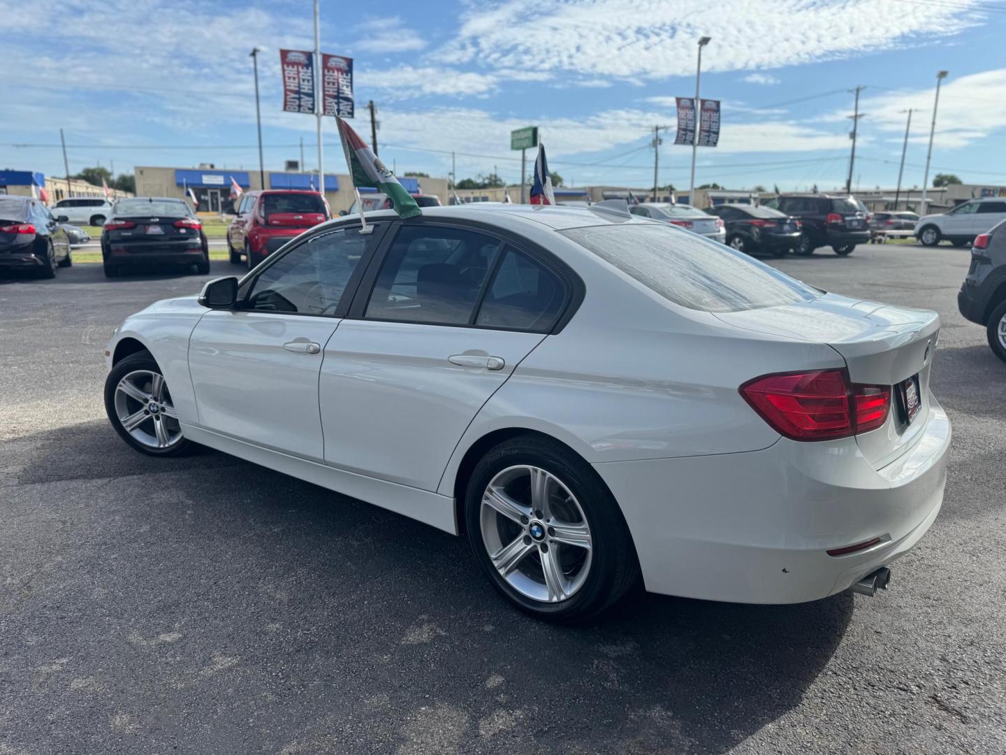 2015 WHITE BMW 3 SERIES 328I (WBA3A5G56FN) , located at 10740 Forest Lane, Dallas, TX, 75243, (972) 272-7300, 32.908588, -96.701813 - Photo#4
