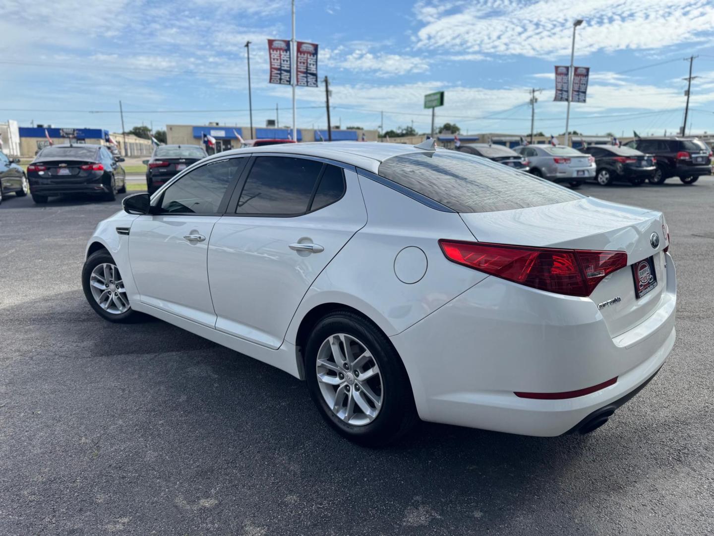 2013 WHITE KIA OPTIMA LX (KNAGM4A77D5) , located at 10740 Forest Lane, Dallas, TX, 75243, (972) 272-7300, 32.908588, -96.701813 - Photo#4