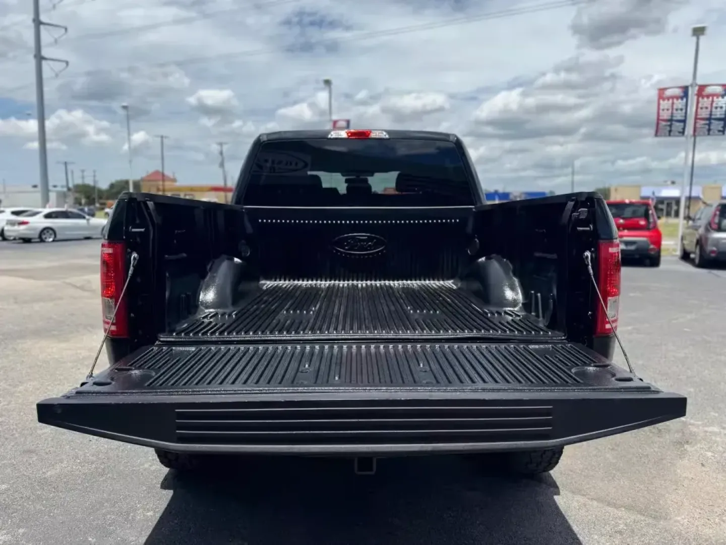 2016 BLACK Ford F-150 XLT SuperCrew 6.5-ft. Bed 4WD (1FTEW1EF2GK) with an 5.0L V8 engine, 6A transmission, located at 10740 Forest Lane, Dallas, TX, 75243, (972) 272-7300, 32.908588, -96.701813 - **Experience the Thrill of Adventure with the 2016 Ford F-150 XLT SuperCrew Your Ultimate Pickup Partner!**<br /> <br /> If you're searching for a robust pickup that seamlessly blends performance with versatility, look no further. The 2016 Ford F-150 XLT SuperCrew is your ticket to a thrilling life - Photo#4