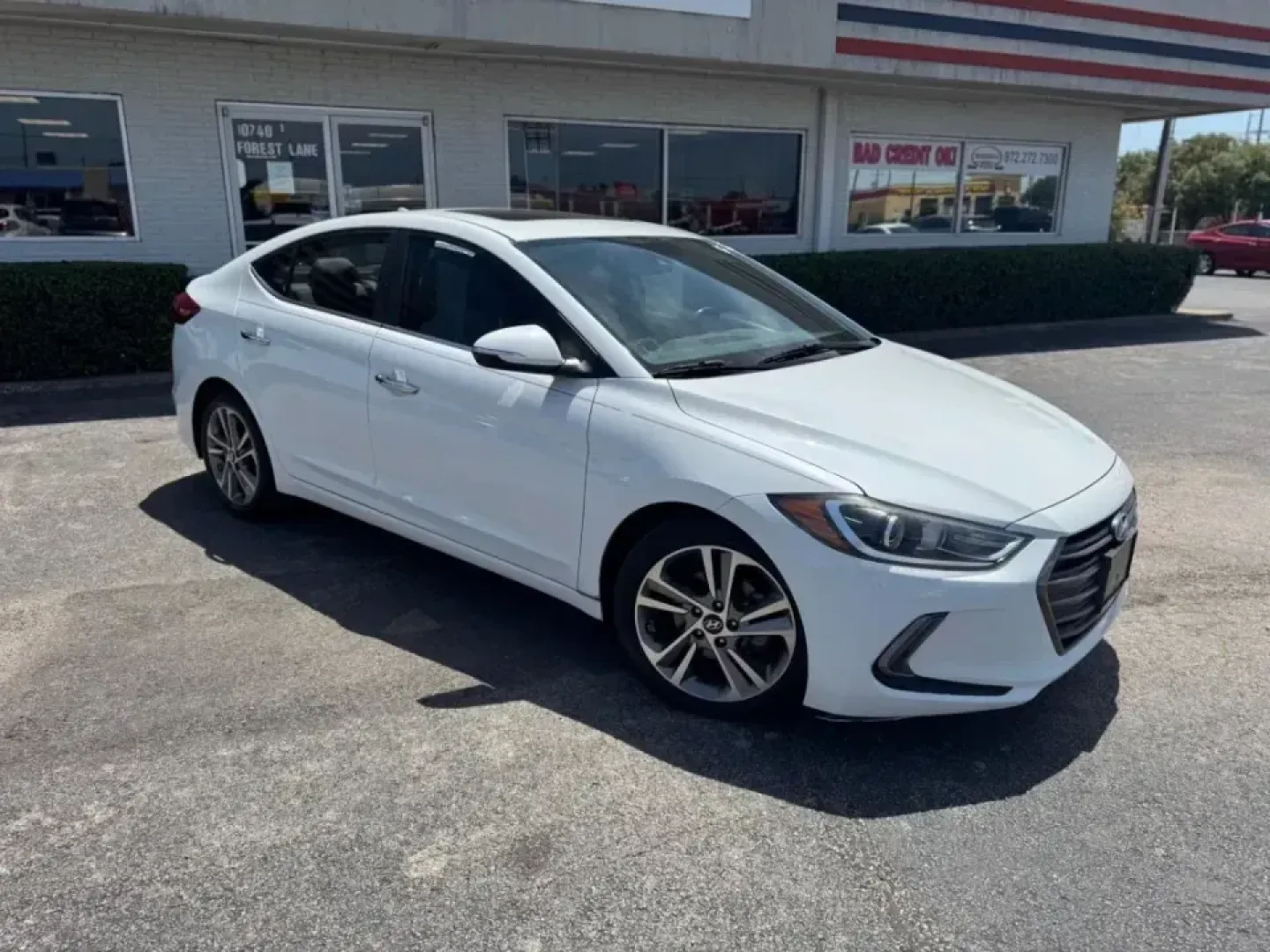 2017 WHITE Hyundai Elantra Limited (5NPD84LF0HH) with an 1.8L L4 DOHC 16V engine, 6A transmission, located at 10740 Forest Lane, Dallas, TX, 75243, (972) 272-7300, 32.908588, -96.701813 - **Discover Your Perfect Commuter Companion: 2017 Hyundai Elantra Limited at Traditional Autos**<br /> <br /> Are you searching for an ideal vehicle that fits seamlessly into your daily routine? Look no further than this stylish 2017 Hyundai Elantra Limited, expertly designed for those who value comf - Photo#1