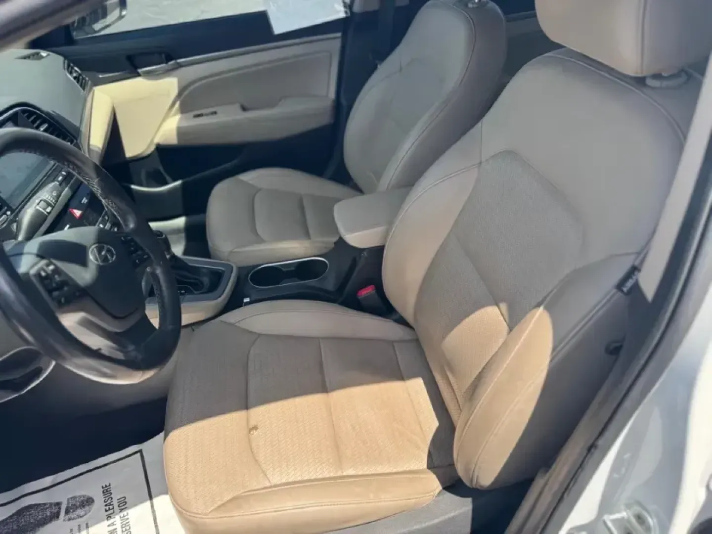 2017 WHITE Hyundai Elantra Limited (5NPD84LF0HH) with an 1.8L L4 DOHC 16V engine, 6A transmission, located at 10740 Forest Lane, Dallas, TX, 75243, (972) 272-7300, 32.908588, -96.701813 - **Discover Your Perfect Commuter Companion: 2017 Hyundai Elantra Limited at Traditional Autos**<br /> <br /> Are you searching for an ideal vehicle that fits seamlessly into your daily routine? Look no further than this stylish 2017 Hyundai Elantra Limited, expertly designed for those who value comf - Photo#8