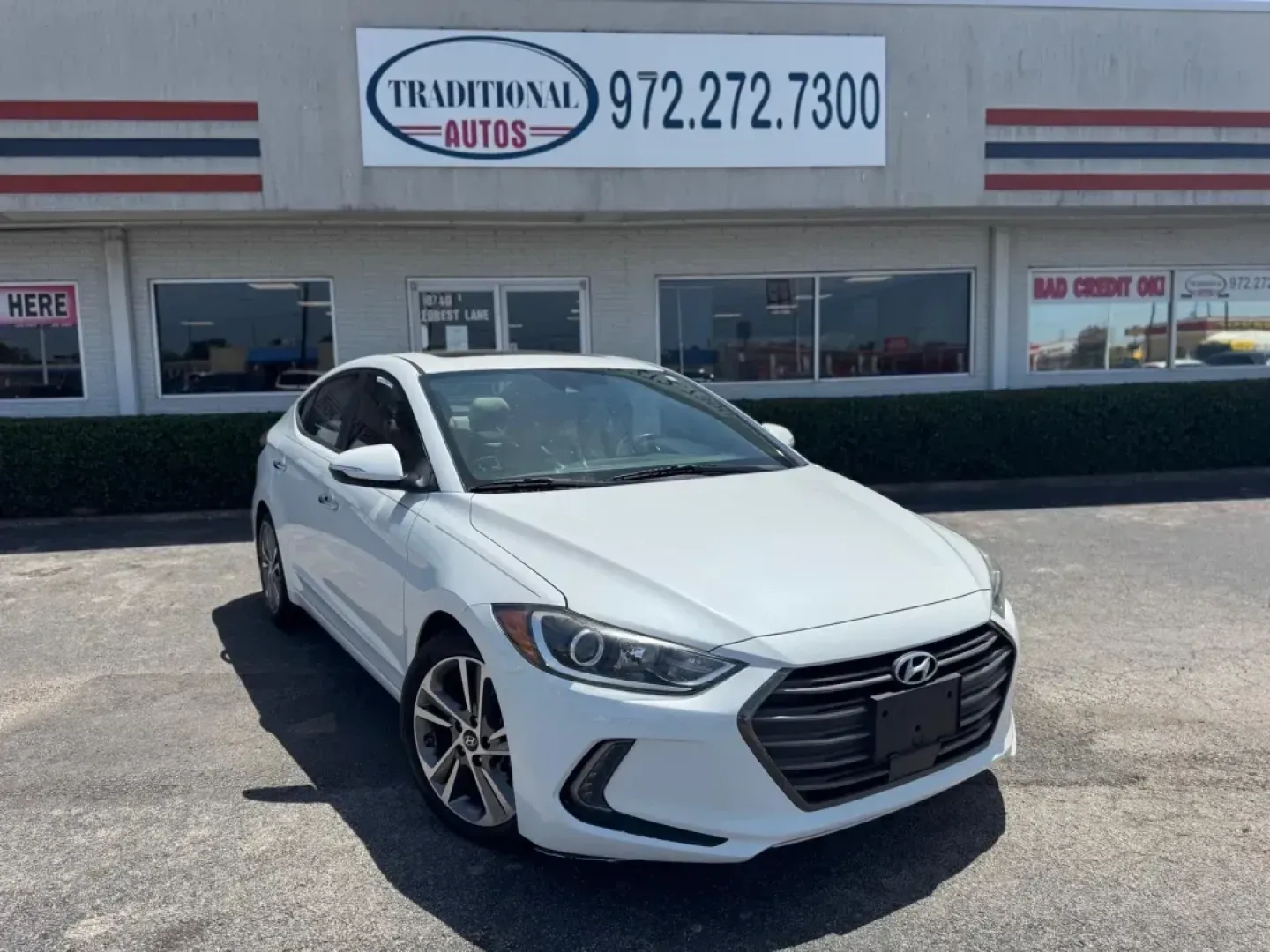 2017 WHITE Hyundai Elantra Limited (5NPD84LF0HH) with an 1.8L L4 DOHC 16V engine, 6A transmission, located at 10740 Forest Lane, Dallas, TX, 75243, (972) 272-7300, 32.908588, -96.701813 - **Discover Your Perfect Commuter Companion: 2017 Hyundai Elantra Limited at Traditional Autos**<br /> <br /> Are you searching for an ideal vehicle that fits seamlessly into your daily routine? Look no further than this stylish 2017 Hyundai Elantra Limited, expertly designed for those who value comf - Photo#1