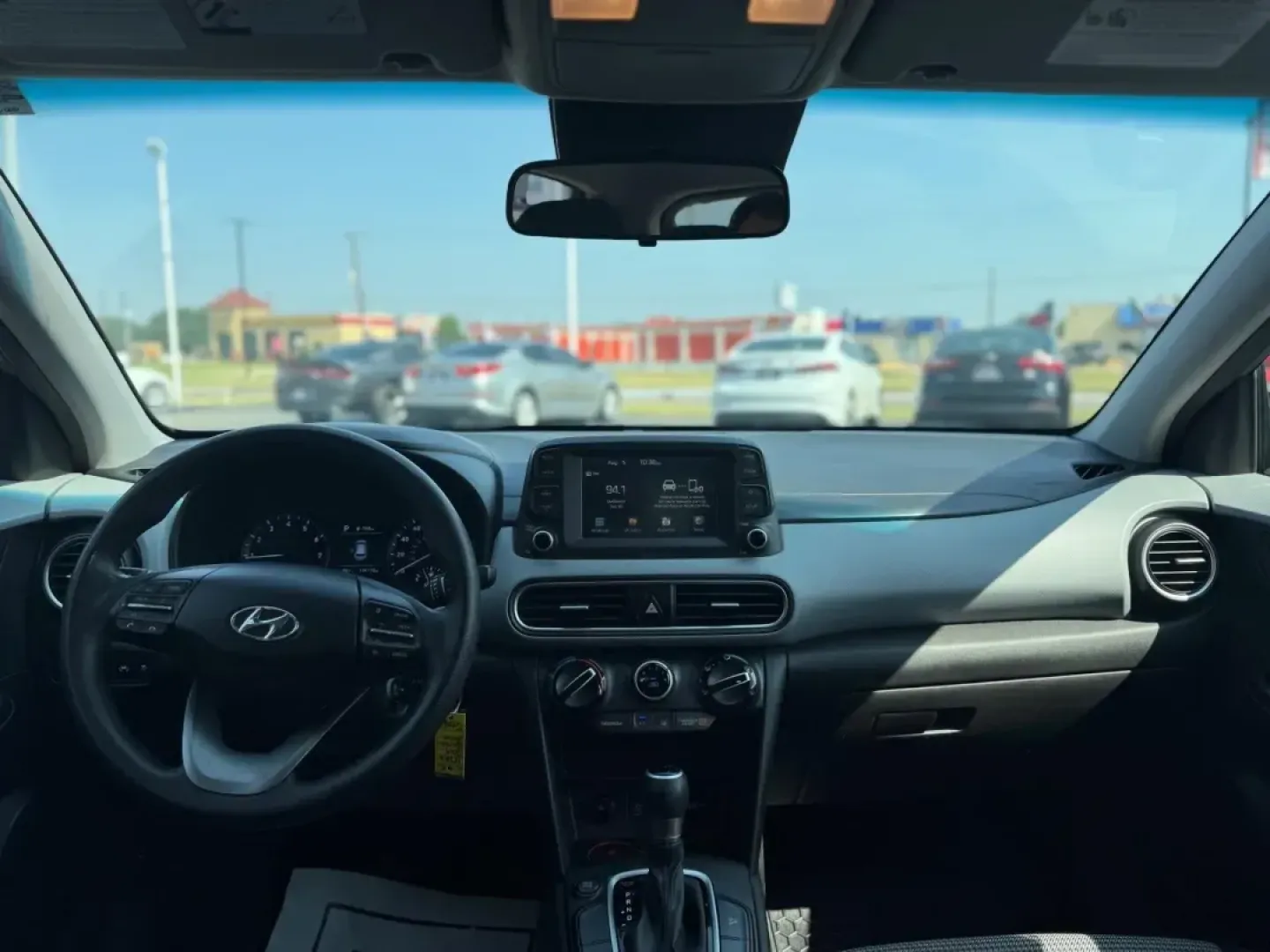 2019 GRAY Hyundai Kona SE (KM8K12AA3KU) with an 2.0L L4 DOHC 16V engine, 6A transmission, located at 10740 Forest Lane, Dallas, TX, 75243, (972) 272-7300, 32.908588, -96.701813 - Looking for a reliable vehicle that can keep up with your active lifestyle? Whether you're navigating the bustling streets of Dallas or venturing on weekend getaways, the 2019 Hyundai Kona SE is the perfect companion for your journeys. With its sporty design and versatile features, this SUV is truly - Photo#6