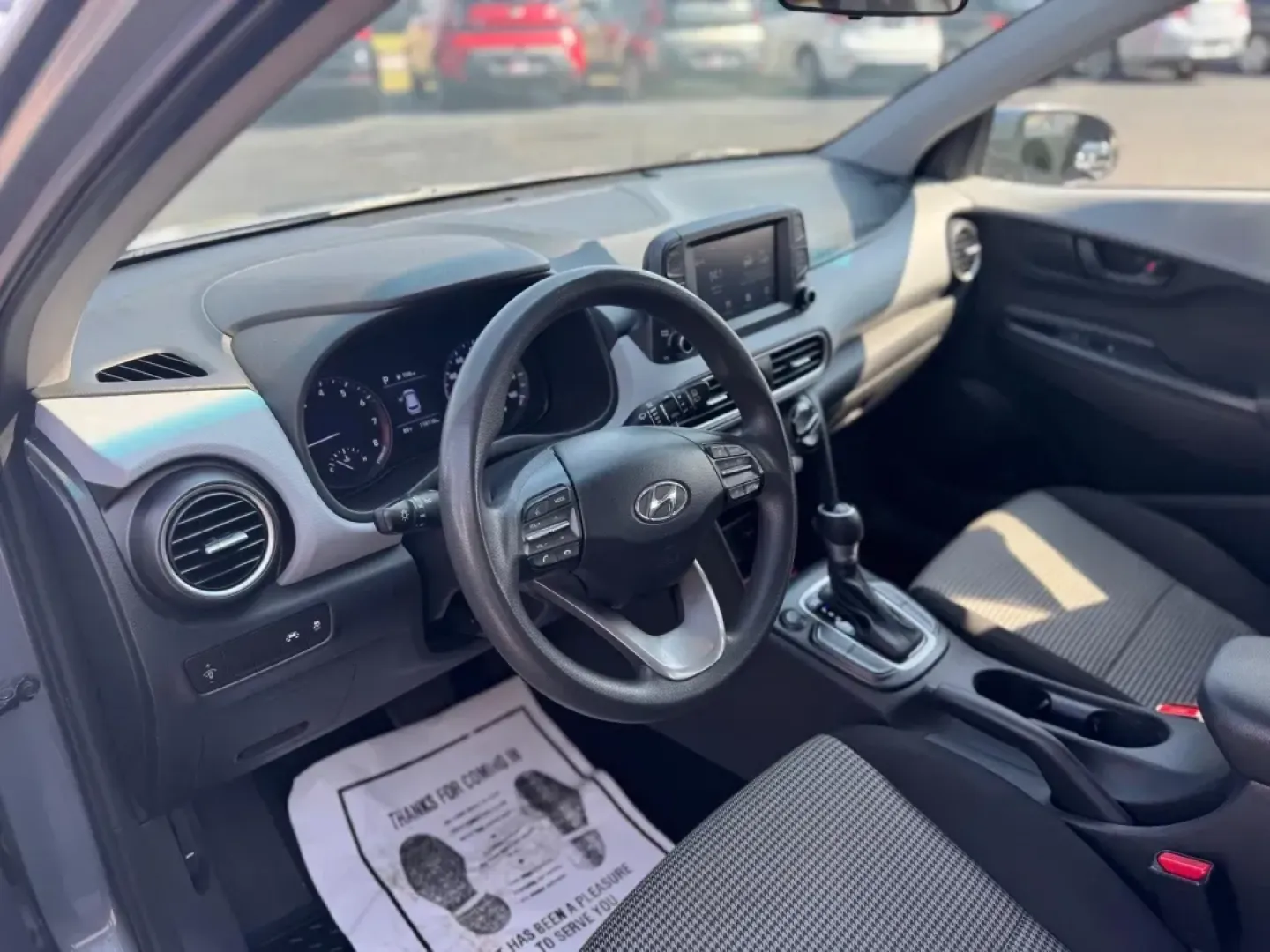 2019 GRAY Hyundai Kona SE (KM8K12AA3KU) with an 2.0L L4 DOHC 16V engine, 6A transmission, located at 10740 Forest Lane, Dallas, TX, 75243, (972) 272-7300, 32.908588, -96.701813 - Looking for a reliable vehicle that can keep up with your active lifestyle? Whether you're navigating the bustling streets of Dallas or venturing on weekend getaways, the 2019 Hyundai Kona SE is the perfect companion for your journeys. With its sporty design and versatile features, this SUV is truly - Photo#7