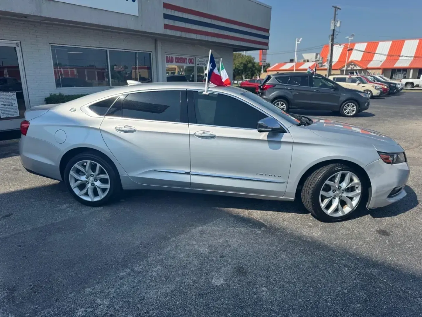 2019 SILVER Chevrolet Impala Premier (2G1105S38K9) with an 3.6L V6 DOHC 24V engine, 6A transmission, located at 10740 Forest Lane, Dallas, TX, 75243, (972) 272-7300, 32.908588, -96.701813 - **Experience the Road in Style: 2019 Chevrolet Impala Premier at Traditional Autos**<br /> <br /> Are you seeking a vehicle that effortlessly combines style, comfort, and performance for your daily commute or weekend getaways? Look no further than the impressive 2019 Chevrolet Impala Premier, availa - Photo#2