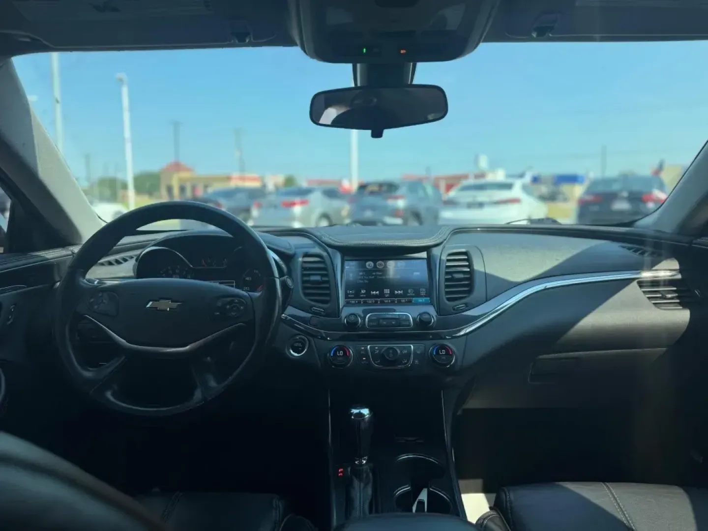 2019 SILVER Chevrolet Impala Premier (2G1105S38K9) with an 3.6L V6 DOHC 24V engine, 6A transmission, located at 10740 Forest Lane, Dallas, TX, 75243, (972) 272-7300, 32.908588, -96.701813 - **Experience the Road in Style: 2019 Chevrolet Impala Premier at Traditional Autos**<br /> <br /> Are you seeking a vehicle that effortlessly combines style, comfort, and performance for your daily commute or weekend getaways? Look no further than the impressive 2019 Chevrolet Impala Premier, availa - Photo#5