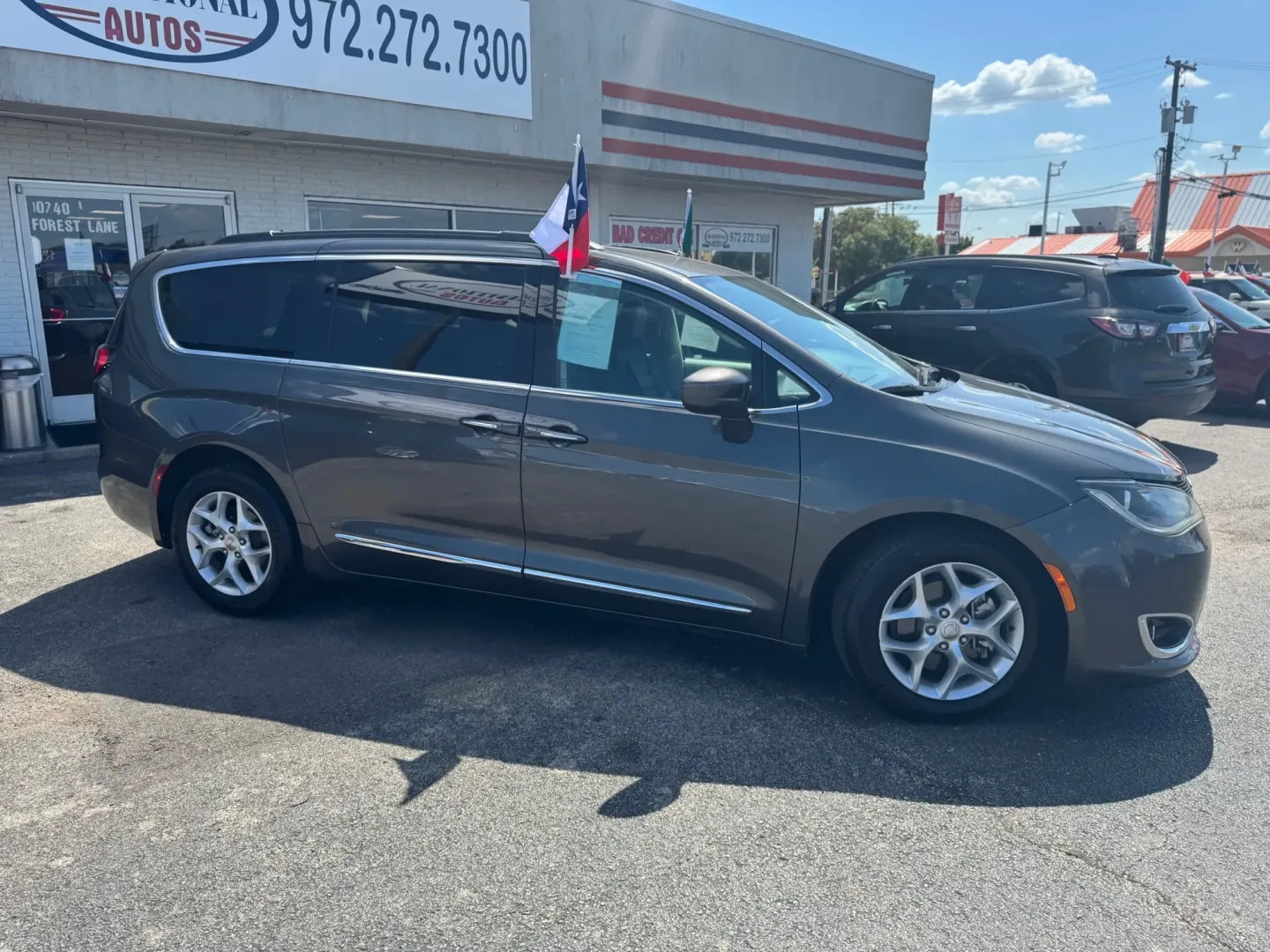 2017 Chrysler Pacifica Touring (2C4RC1BG7HR) with an 3.6L V6 DOHC 24V engine, 6A transmission, located at 10740 Forest Lane, Dallas, TX, 75243, (972) 272-7300, 32.908588, -96.701813 - ### Navigate Life with Ease in the 2017 Chrysler Pacifica - Perfect for Families on the Go!<br /> <br /> Are you searching for a versatile and reliable vehicle that perfectly accommodates your family's dynamic lifestyle? Look no further than this stunning **2017 Chrysler Pacifica**, now available at - Photo#2