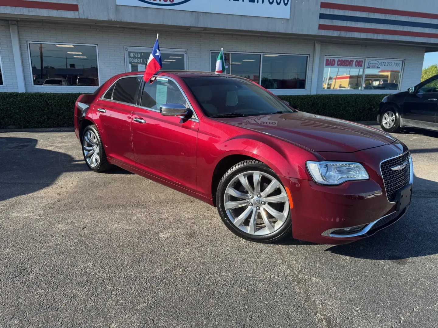 2018 Chrysler 300 C RWD (2C3CCAEG5JH) with an 3.6L V6 SOHC 24V engine, 8A transmission, located at 10740 Forest Lane, Dallas, TX, 75243, (972) 272-7300, 32.908588, -96.701813 - **Unleash Adventure with the 2018 Chrysler 300 Your Ideal Pre-Owned Sedan!**<br /> <br /> Are you ready to elevate your daily commute or embark on unforgettable weekend adventures? Look no further than this stunning 2018 Chrysler 300, available now at Traditional Autos in Dallas, TX. Whether you're - Photo#1