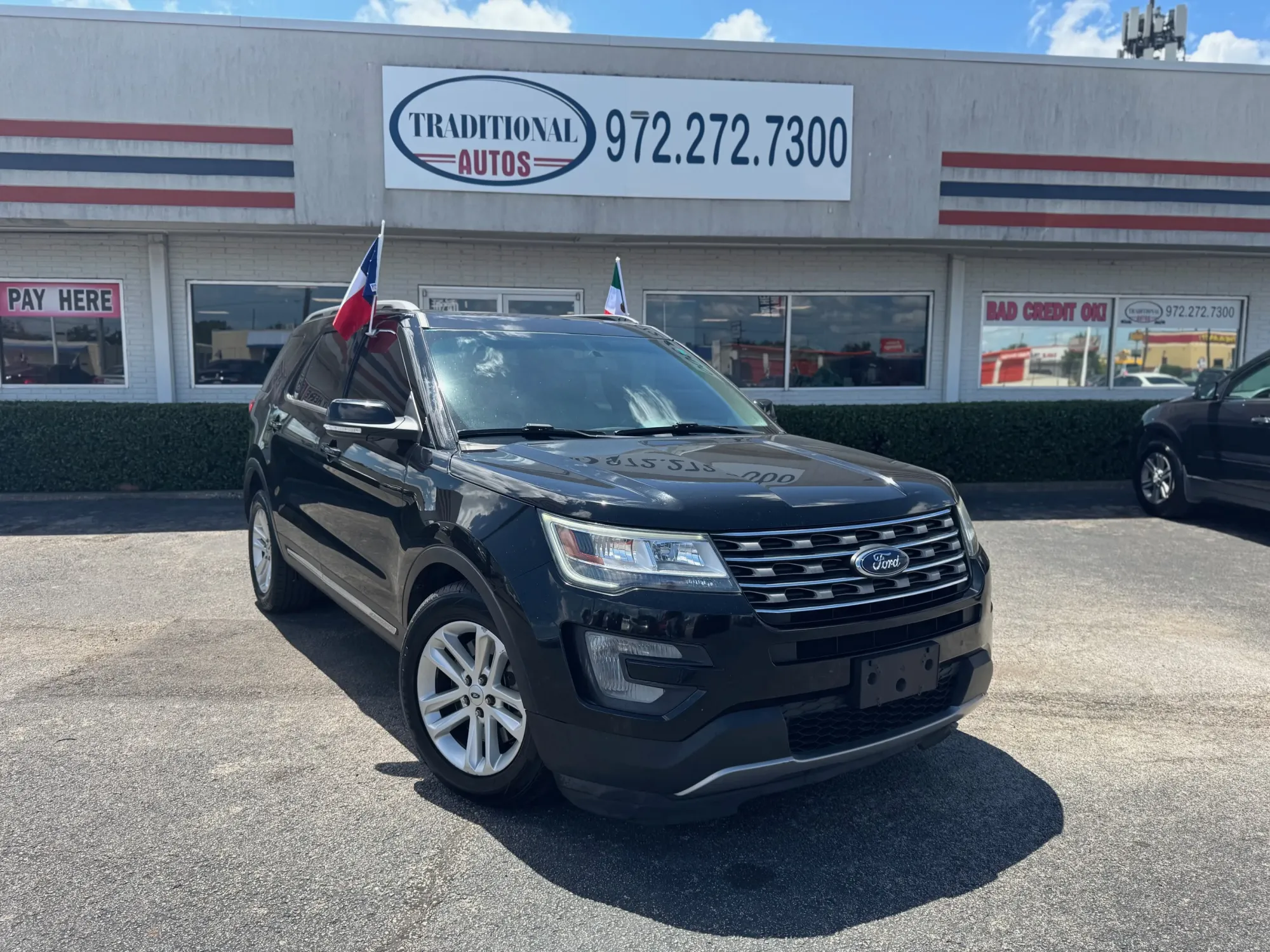 photo of 2017 Ford Explorer XLT FWD
