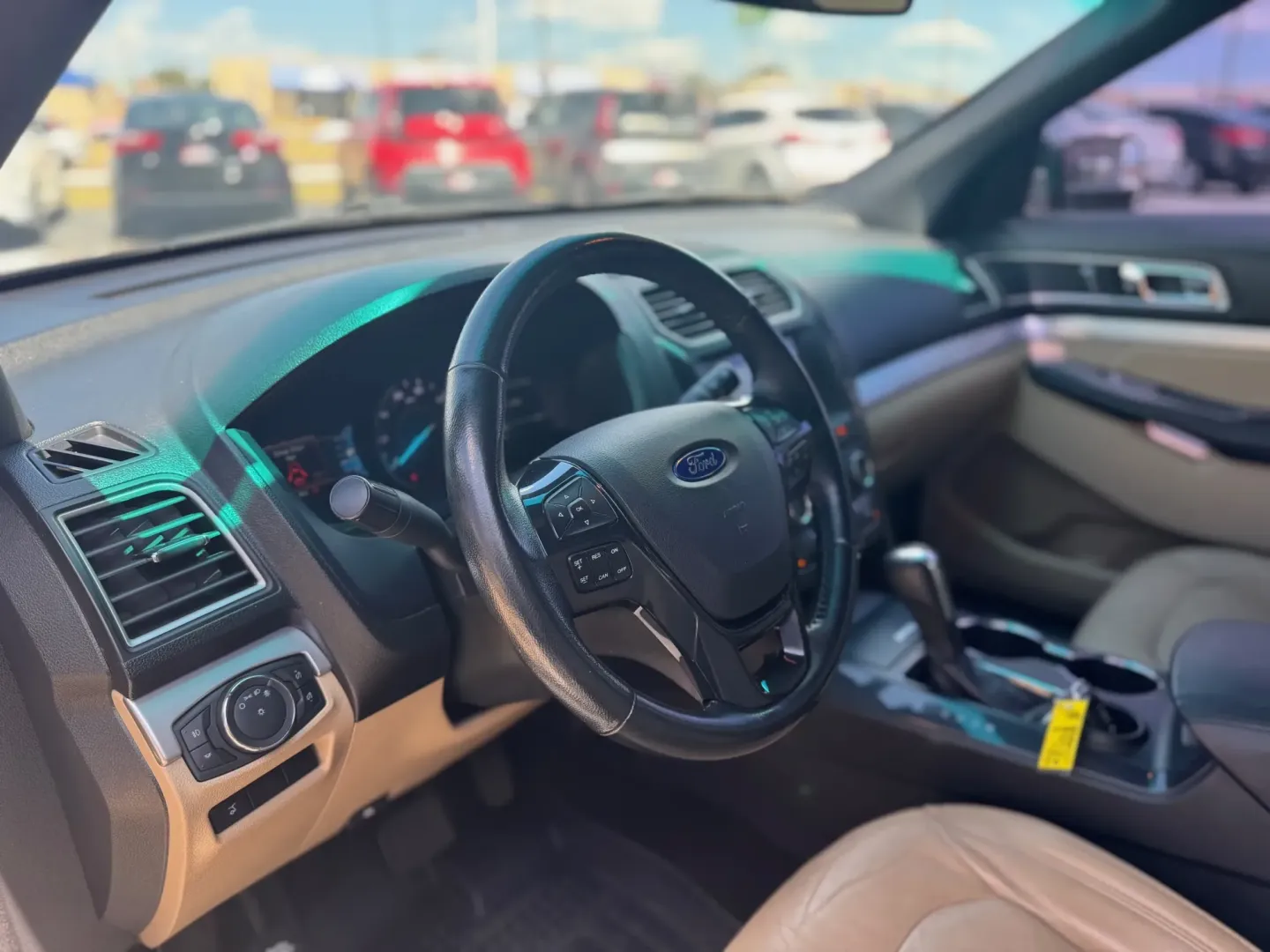 2017 Ford Explorer XLT FWD (1FM5K7D85HG) with an 3.5L V6 DOHC 24V engine, 6A transmission, located at 10740 Forest Lane, Dallas, TX, 75243, (972) 272-7300, 32.908588, -96.701813 - **Discover Adventure with the 2017 Ford Explorer at Traditional Autos in Dallas, TX!**<br /> <br /> Are you ready to elevate your family outings or weekend adventures? The 2017 Ford Explorer is the perfect SUV that marries versatility with comfort, making it an outstanding choice for those who love - Photo#8