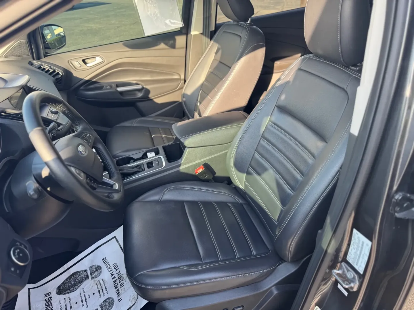 2019 Ford Escape SEL FWD (1FMCU0HD0KU) with an 1.5L L4 DOHC 16V engine, 6A transmission, located at 10740 Forest Lane, Dallas, TX, 75243, (972) 272-7300, 32.908588, -96.701813 - **Discover Your Next Adventure with This 2019 Ford Escape at Traditional Autos!**<br /> <br /> Are you seeking a versatile and reliable vehicle for your next family road trip or daily commute? Look no further than this 2019 Ford Escape, now available at Traditional Autos in Dallas, TX. This sport ut - Photo#9