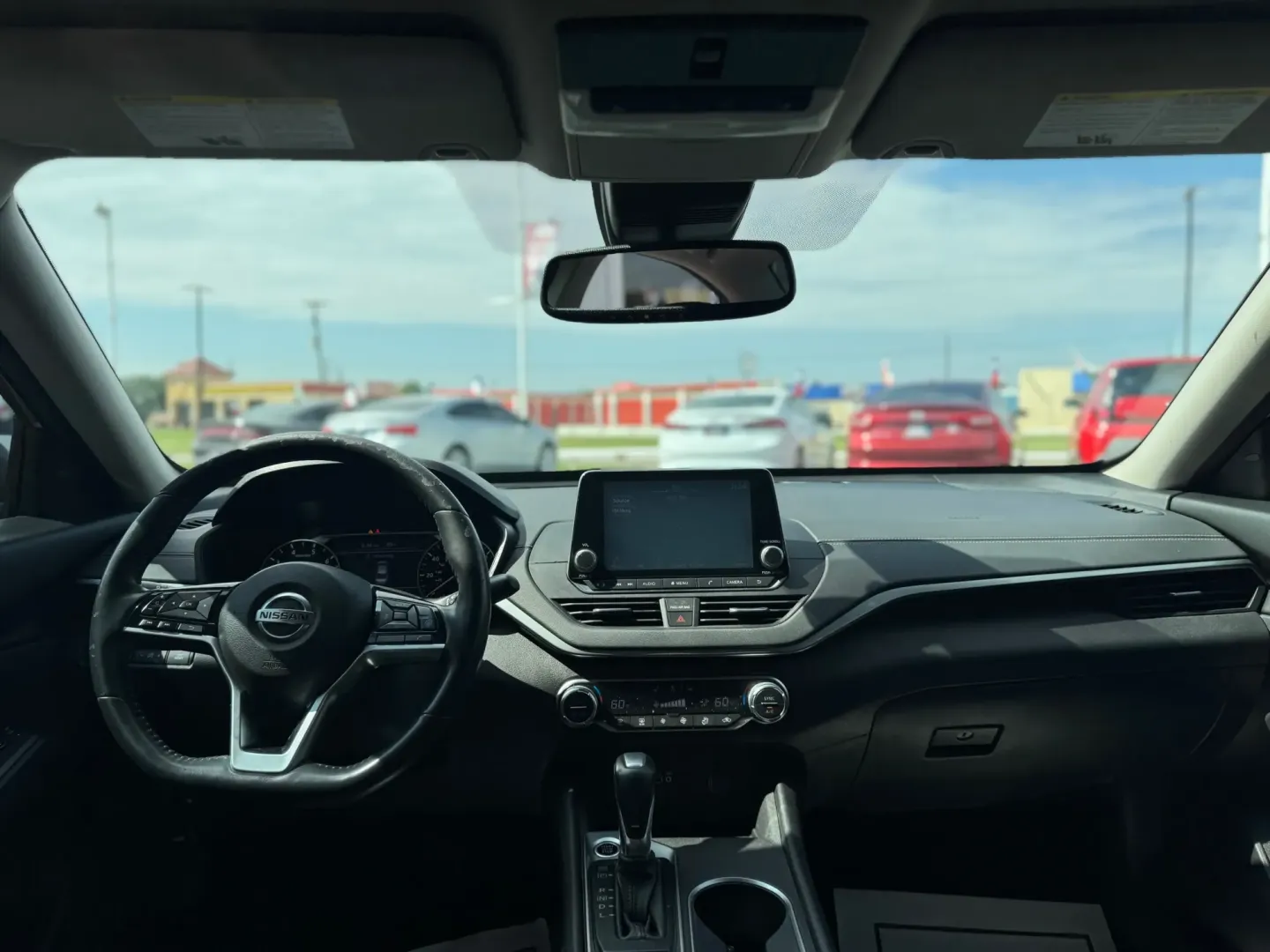 2019 Nissan Altima 2.5 SV (1N4BL4DV7KN) with an 2.5L L4 DOHC 16V engine, CVT transmission, located at 10740 Forest Lane, Dallas, TX, 75243, (972) 272-7300, 32.908588, -96.701813 - **Experience Comfort and Reliability with the 2019 Nissan Altima at Traditional Autos!**<br /> <br /> Are you looking for an affordable used car that perfectly balances comfort, efficiency, and cutting-edge technology? The 2019 Nissan Altima is your ideal solution! Whether you're commuting to work, - Photo#7