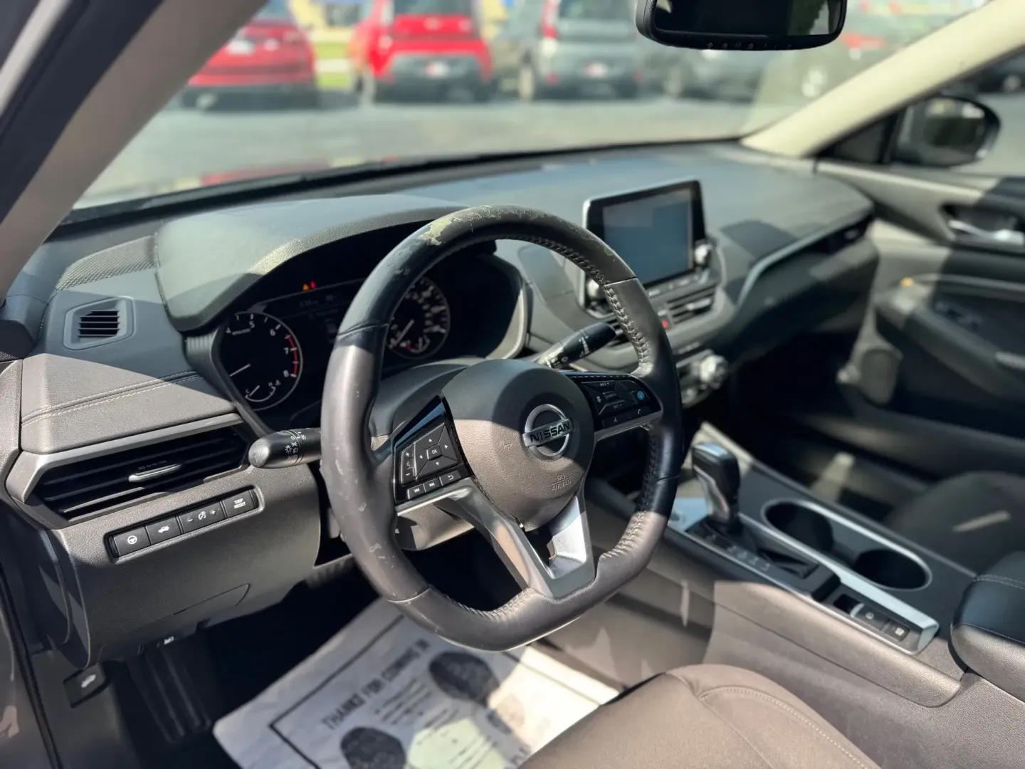 2019 Nissan Altima 2.5 SV (1N4BL4DV7KN) with an 2.5L L4 DOHC 16V engine, CVT transmission, located at 10740 Forest Lane, Dallas, TX, 75243, (972) 272-7300, 32.908588, -96.701813 - **Experience Comfort and Reliability with the 2019 Nissan Altima at Traditional Autos!**<br /> <br /> Are you looking for an affordable used car that perfectly balances comfort, efficiency, and cutting-edge technology? The 2019 Nissan Altima is your ideal solution! Whether you're commuting to work, - Photo#8