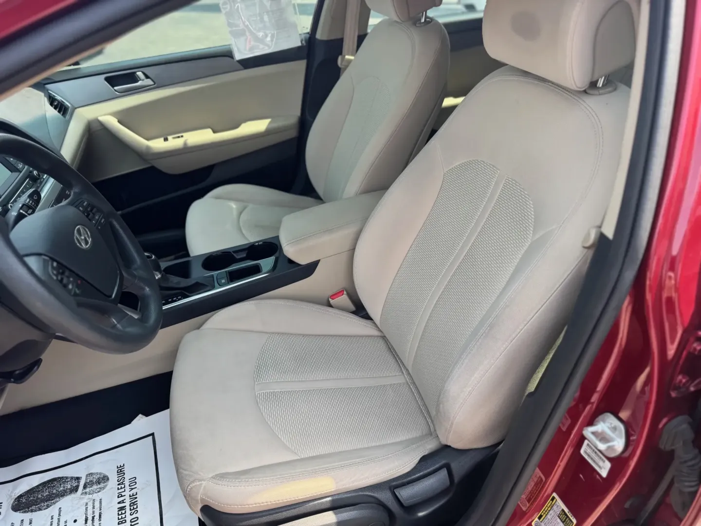 2015 Hyundai Sonata ECO (5NPE24AF4FH) with an 1.6L L4 DOHC 16V engine, 7-Speed Automatic transmission, located at 10740 Forest Lane, Dallas, TX, 75243, (972) 272-7300, 32.908588, -96.701813 - Discover the perfect blend of style, comfort, and affordability with the stunning 2015 Hyundai Sonata, now available at Traditional Autos in Dallas, TX. This sedan is not just a vehicle; it's an opportunity to elevate your daily commute and family outings. With its spacious interior and advanced saf - Photo#9