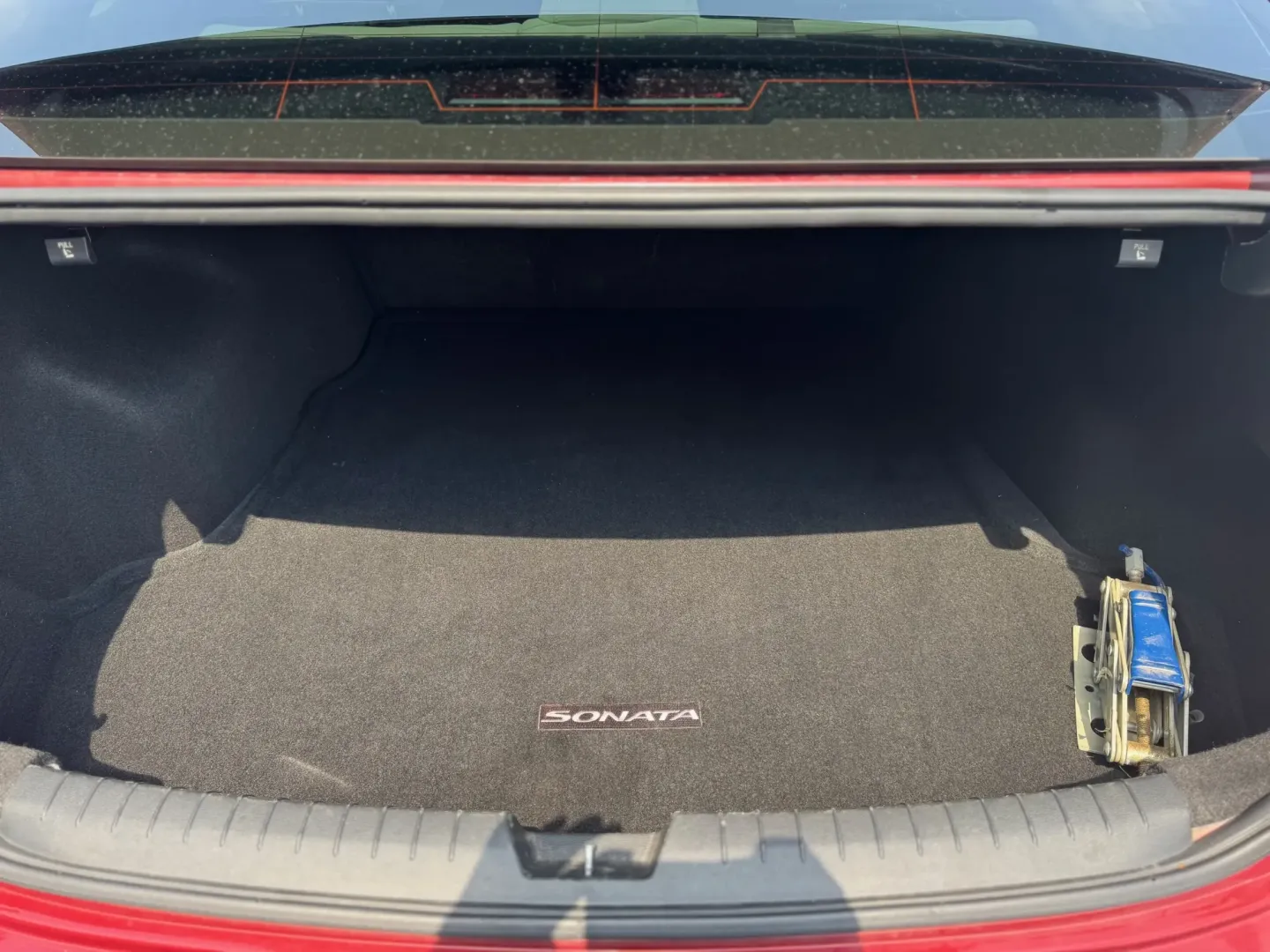 2015 Hyundai Sonata ECO (5NPE24AF4FH) with an 1.6L L4 DOHC 16V engine, 7-Speed Automatic transmission, located at 10740 Forest Lane, Dallas, TX, 75243, (972) 272-7300, 32.908588, -96.701813 - Discover the perfect blend of style, comfort, and affordability with the stunning 2015 Hyundai Sonata, now available at Traditional Autos in Dallas, TX. This sedan is not just a vehicle; it's an opportunity to elevate your daily commute and family outings. With its spacious interior and advanced saf - Photo#4