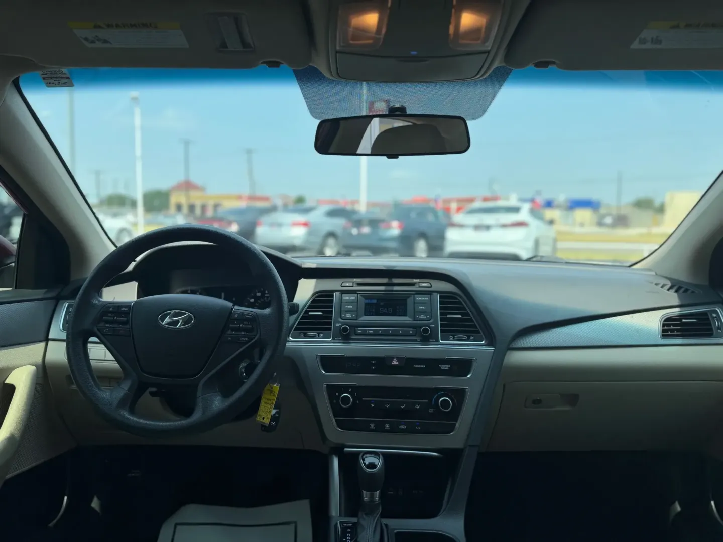 2015 Hyundai Sonata ECO (5NPE24AF4FH) with an 1.6L L4 DOHC 16V engine, 7-Speed Automatic transmission, located at 10740 Forest Lane, Dallas, TX, 75243, (972) 272-7300, 32.908588, -96.701813 - Discover the perfect blend of style, comfort, and affordability with the stunning 2015 Hyundai Sonata, now available at Traditional Autos in Dallas, TX. This sedan is not just a vehicle; it's an opportunity to elevate your daily commute and family outings. With its spacious interior and advanced saf - Photo#7