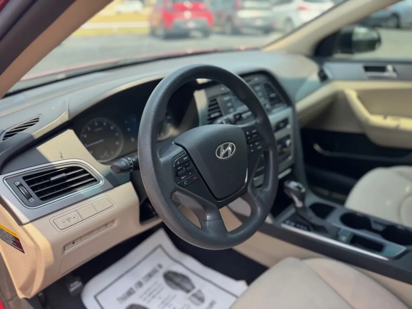 2015 Hyundai Sonata ECO (5NPE24AF4FH) with an 1.6L L4 DOHC 16V engine, 7-Speed Automatic transmission, located at 10740 Forest Lane, Dallas, TX, 75243, (972) 272-7300, 32.908588, -96.701813 - Discover the perfect blend of style, comfort, and affordability with the stunning 2015 Hyundai Sonata, now available at Traditional Autos in Dallas, TX. This sedan is not just a vehicle; it's an opportunity to elevate your daily commute and family outings. With its spacious interior and advanced saf - Photo#8