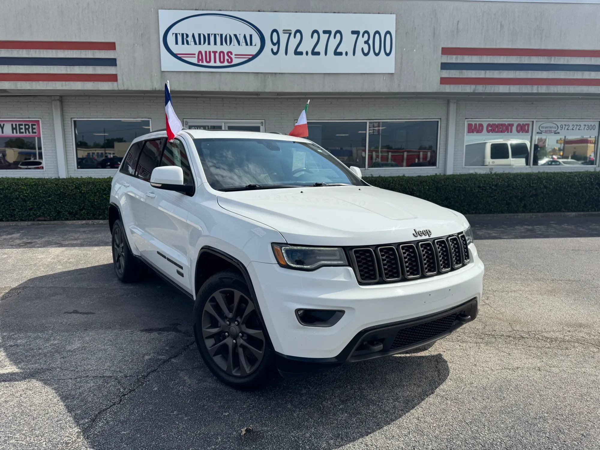 photo of 2016 Jeep Grand Cherokee Limited 2WD