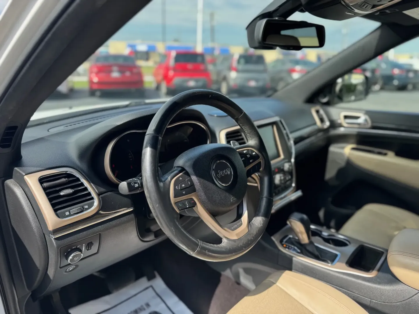 2016 Jeep Grand Cherokee Limited 2WD (1C4RJEBG1GC) with an 3.6L V6 DOHC 24V engine, 8A transmission, located at 10740 Forest Lane, Dallas, TX, 75243, (972) 272-7300, 32.908588, -96.701813 - Are you in search of a robust SUV that can handle everything from daily commutes to weekend getaways? Look no further than this impressive 2016 Jeep Grand Cherokee, available now at Traditional Autos, your trusted pre-owned vehicle dealer located in the heart of Dallas, TX. This vehicle is designed - Photo#8