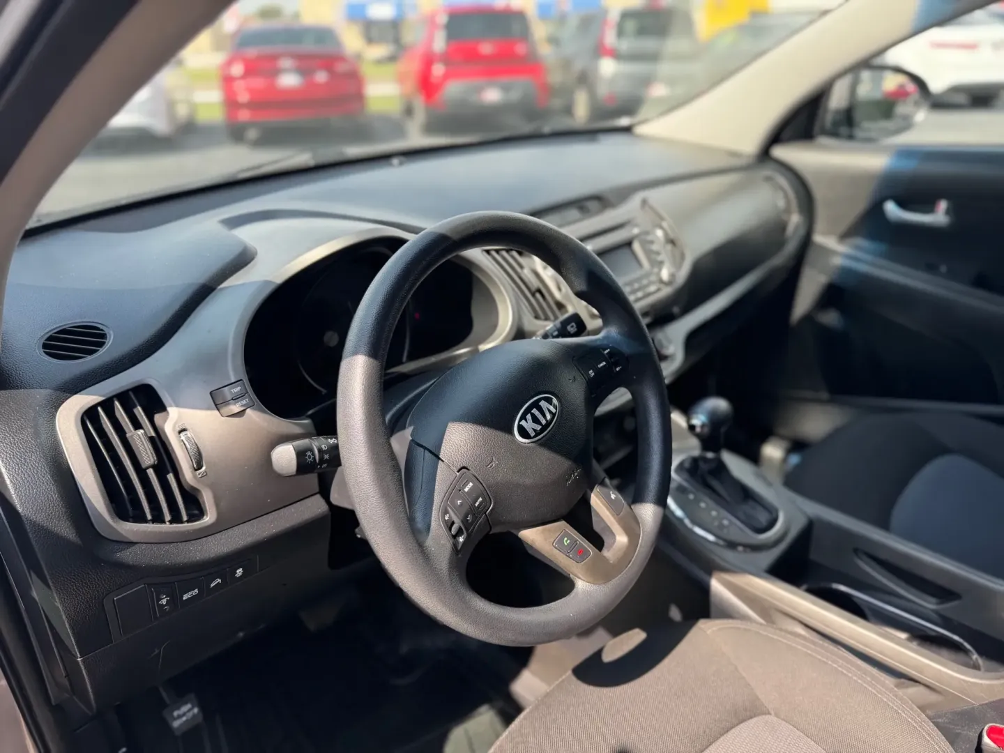 2016 Kia Sportage LX FWD (KNDPB3AC2G7) with an 2.4L V6 DOHC 24V engine, 6-Speed Automatic transmission, located at 10740 Forest Lane, Dallas, TX, 75243, (972) 272-7300, 32.908588, -96.701813 - ### Discover Your Next Adventure with the 2016 Kia Sportage at Traditional Autos!<br /> <br /> Whether you're navigating the bustling streets of Dallas or embarking on a weekend escape to nearby attractions, the 2016 Kia Sportage offers the perfect blend of style, comfort, and versatility. This spor - Photo#6