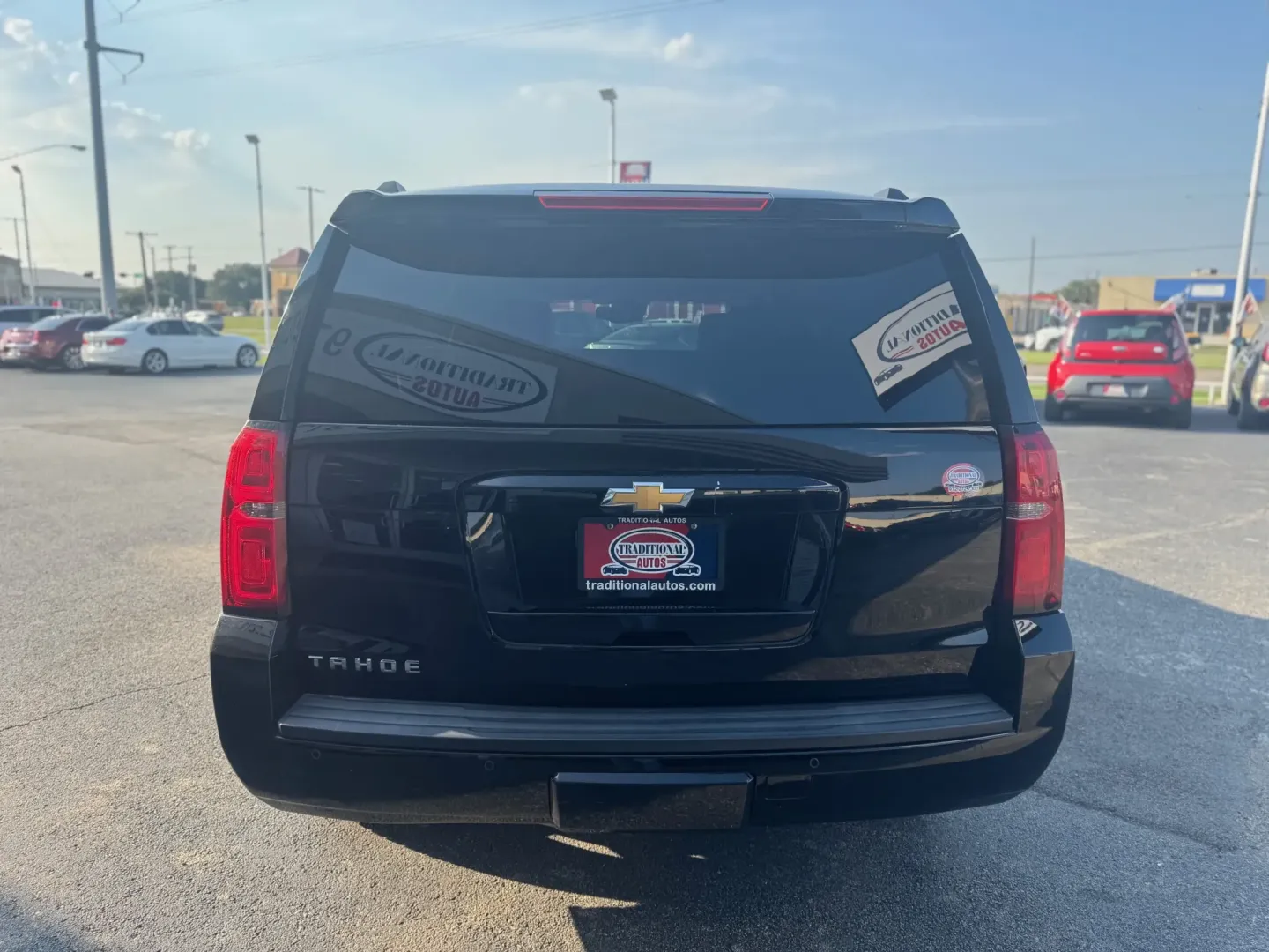2015 Chevrolet Tahoe LT 2WD (1GNSCBKC6FR) with an 5.3L V8 OHV 16V engine, 6-Speed Automatic transmission, located at 10740 Forest Lane, Dallas, TX, 75243, (972) 272-7300, 32.908588, -96.701813 - **Embark on Your Next Adventure with This 2015 Chevrolet Tahoe SUV!**<br /> <br /> Are you ready to take your family on unforgettable road trips or tackle weekend adventures with ease? Look no further than this stunning 2015 Chevrolet Tahoe, available now at **Traditional Autos**, your premier pre-o - Photo#3