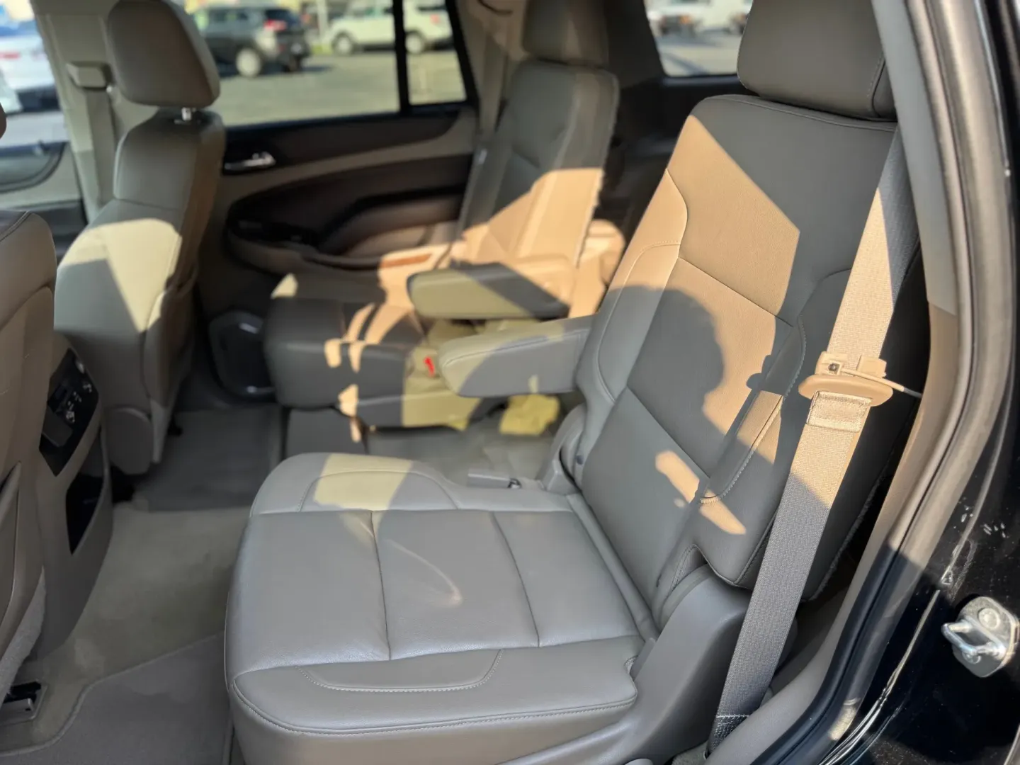 2015 Chevrolet Tahoe LT 2WD (1GNSCBKC6FR) with an 5.3L V8 OHV 16V engine, 6-Speed Automatic transmission, located at 10740 Forest Lane, Dallas, TX, 75243, (972) 272-7300, 32.908588, -96.701813 - **Embark on Your Next Adventure with This 2015 Chevrolet Tahoe SUV!**<br /> <br /> Are you ready to take your family on unforgettable road trips or tackle weekend adventures with ease? Look no further than this stunning 2015 Chevrolet Tahoe, available now at **Traditional Autos**, your premier pre-o - Photo#6