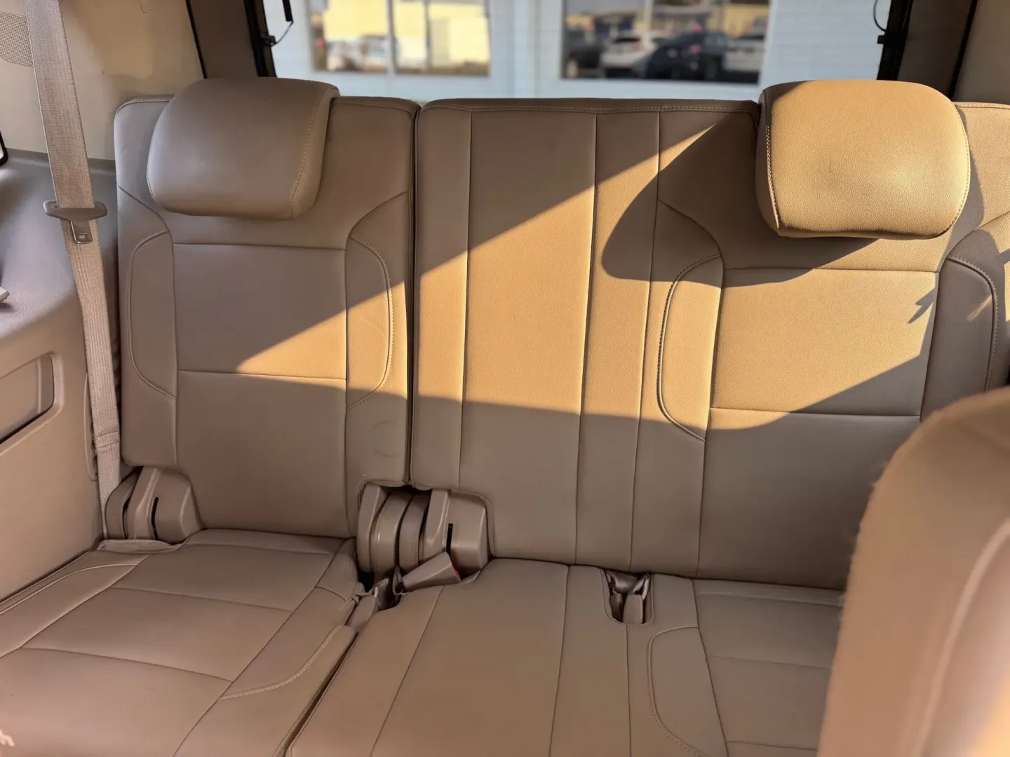 2015 Chevrolet Tahoe LT 2WD (1GNSCBKC6FR) with an 5.3L V8 OHV 16V engine, 6-Speed Automatic transmission, located at 10740 Forest Lane, Dallas, TX, 75243, (972) 272-7300, 32.908588, -96.701813 - **Embark on Your Next Adventure with This 2015 Chevrolet Tahoe SUV!**<br /> <br /> Are you ready to take your family on unforgettable road trips or tackle weekend adventures with ease? Look no further than this stunning 2015 Chevrolet Tahoe, available now at **Traditional Autos**, your premier pre-o - Photo#7