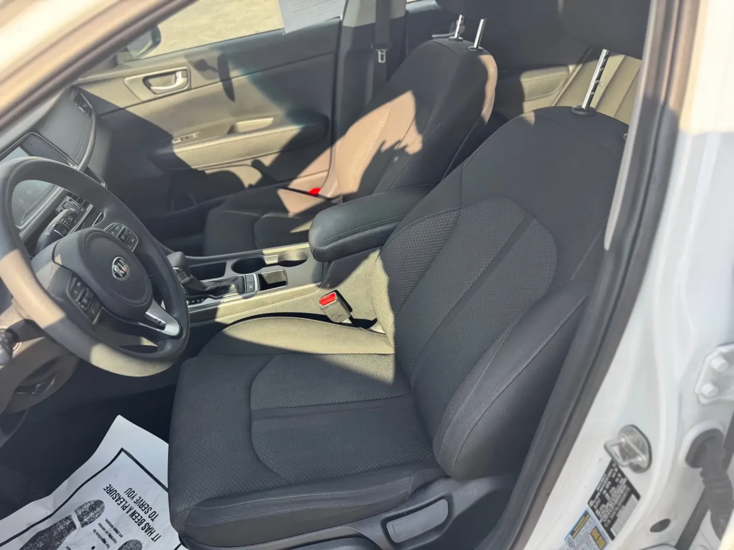 2018 Kia Optima LX (5XXGT4L39JG) with an 2.4L L4 DOHC 16V engine, 6A transmission, located at 10740 Forest Lane, Dallas, TX, 75243, (972) 272-7300, 32.908588, -96.701813 - Are you in search of a reliable and stylish vehicle that can elevate your daily commute while also accommodating those weekend getaways? Look no further! Introducing the 2018 Kia Optima, an excellent choice for anyone seeking a blend of comfort, efficiency, and advanced safety features. This sedan i - Photo#8