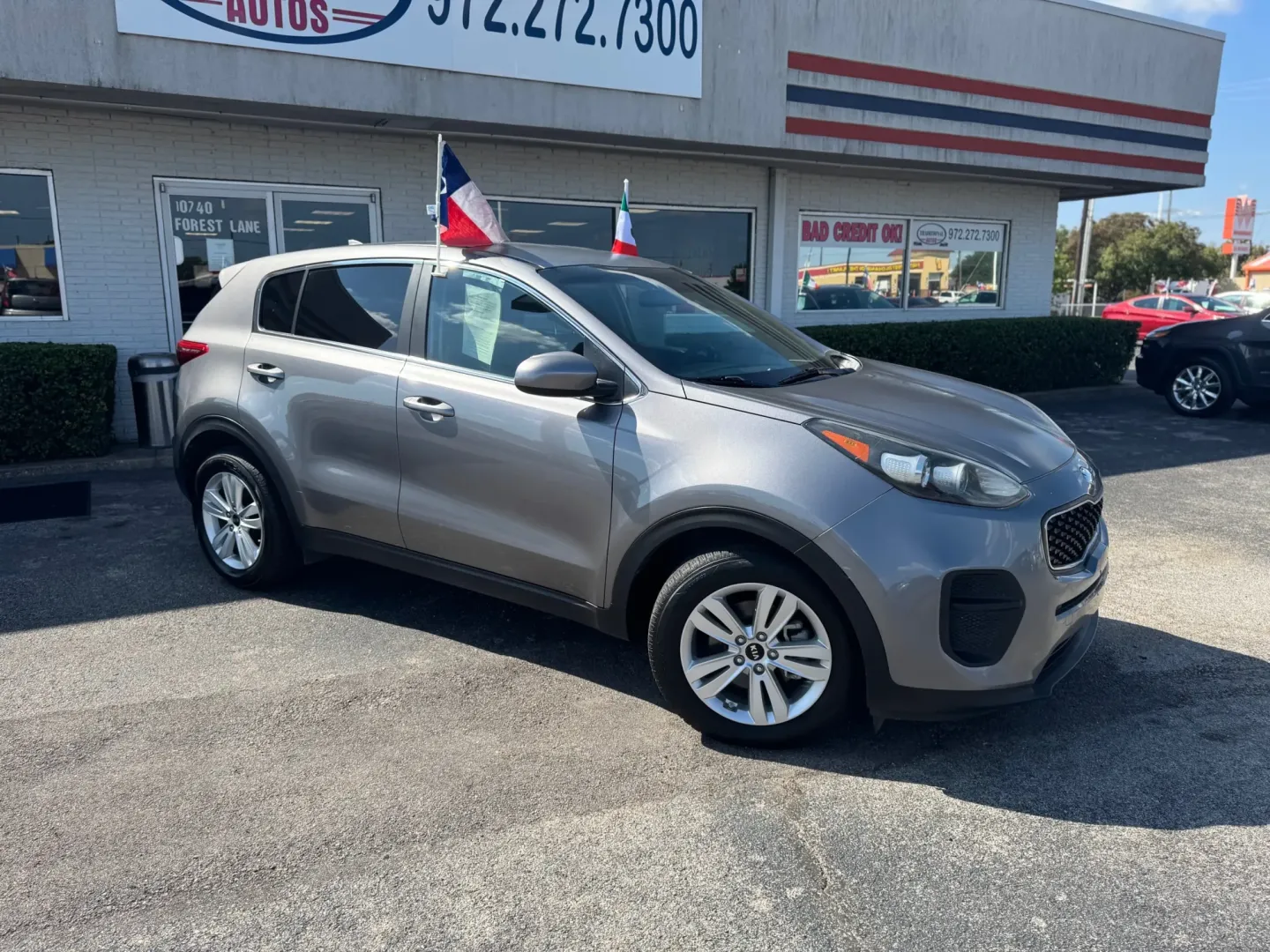 2018 Kia Sportage LX FWD (KNDPM3AC6J7) with an 2.4L V6 DOHC 24V engine, 6A transmission, located at 10740 Forest Lane, Dallas, TX, 75243, (972) 272-7300, 32.908588, -96.701813 - **Elevate Your Family Adventures with the 2018 Kia Sportage!**<br /> <br /> Are you ready to transform your daily commute into an exciting journey? The 2018 Kia Sportage is a versatile and stylish crossover that perfectly blends practicality with adventure, making it an ideal choice for growing fami - Photo#1