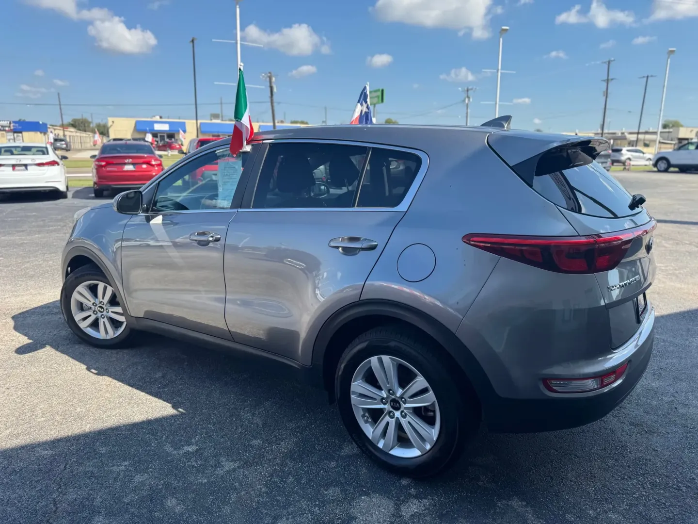 2018 Kia Sportage LX FWD (KNDPM3AC6J7) with an 2.4L V6 DOHC 24V engine, 6A transmission, located at 10740 Forest Lane, Dallas, TX, 75243, (972) 272-7300, 32.908588, -96.701813 - **Elevate Your Family Adventures with the 2018 Kia Sportage!**<br /> <br /> Are you ready to transform your daily commute into an exciting journey? The 2018 Kia Sportage is a versatile and stylish crossover that perfectly blends practicality with adventure, making it an ideal choice for growing fami - Photo#5